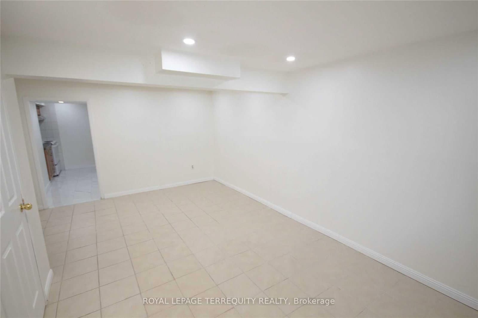 BSMNT - 111 Caronia Square, Toronto, ON — photo 2