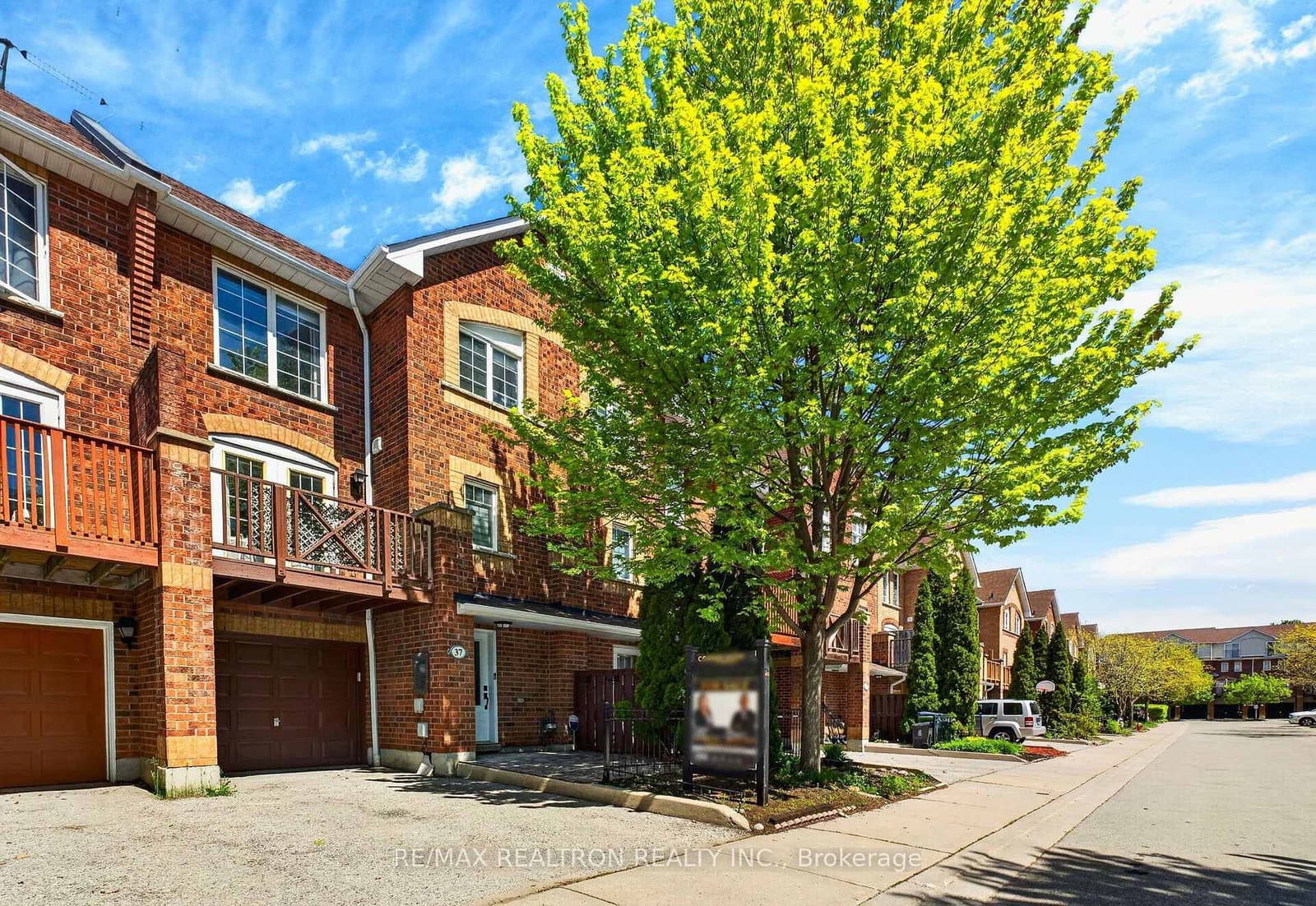 37 - 2 Hedge End Road, Toronto, ON