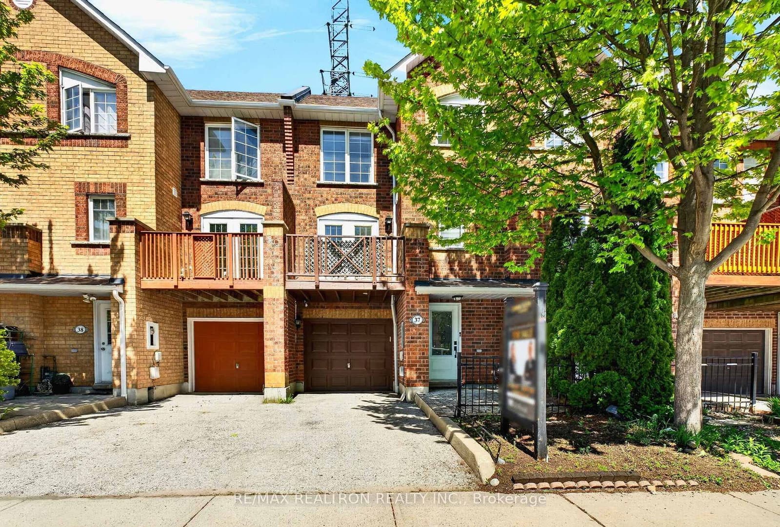 37 - 2 Hedge End Road, Toronto, ON — photo 2