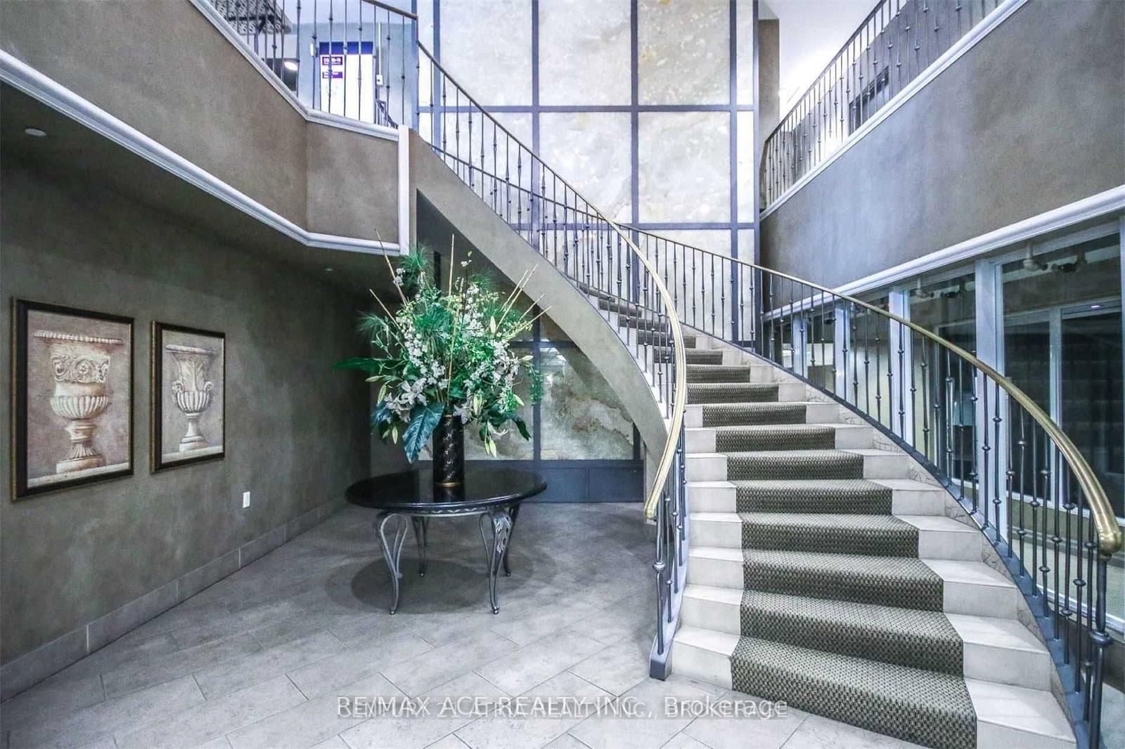 210 - 61 Town Centre Court, Toronto, ON — photo 3