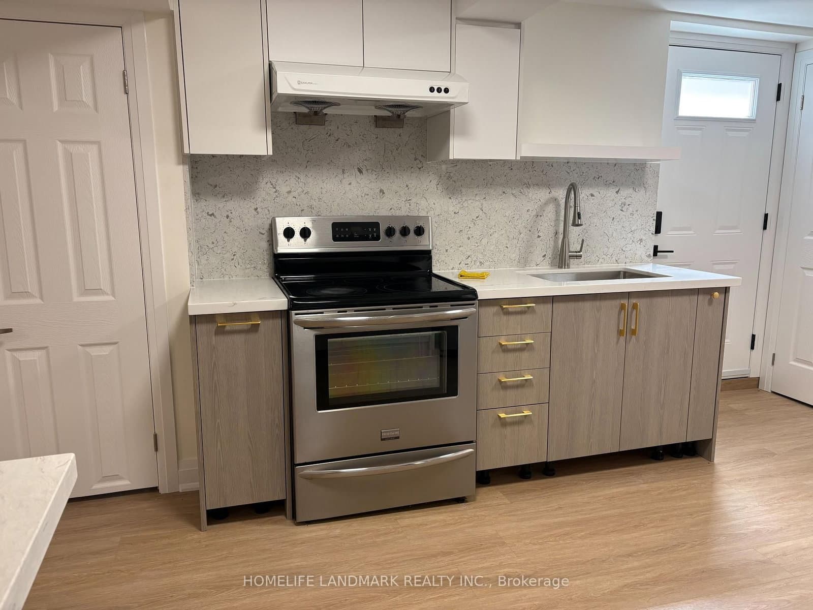 Lower 39 Silversted Drive, Toronto, ON — photo 2