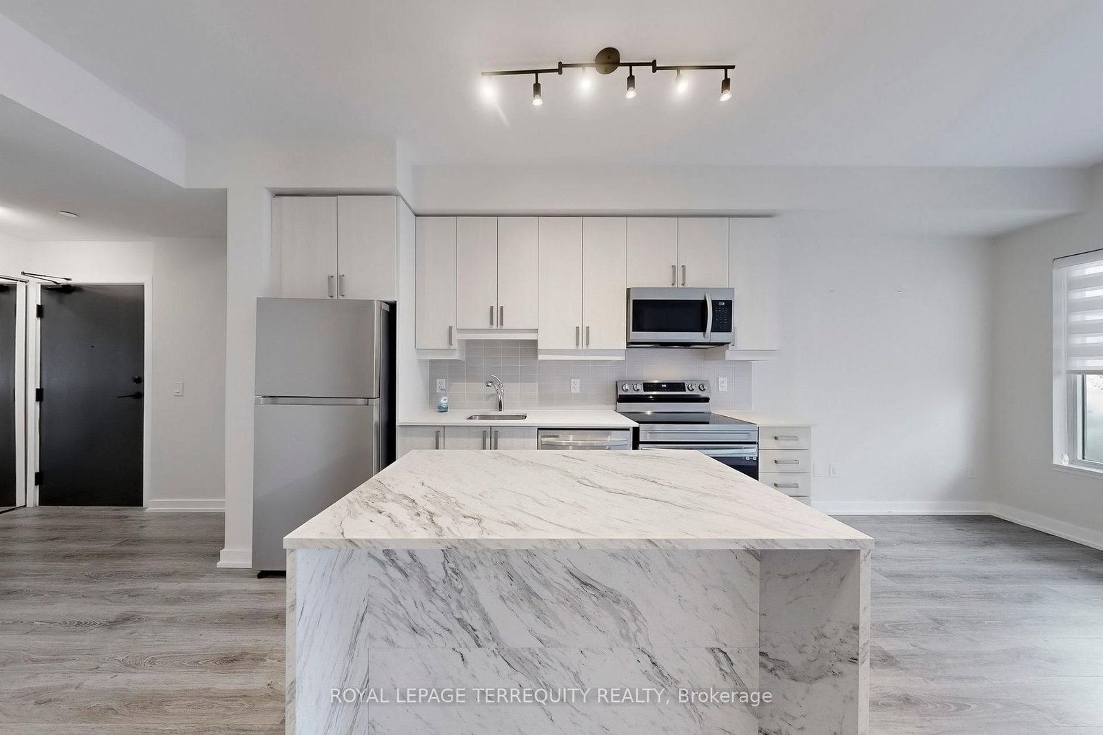 408 - 1480 Bayly Street, Pickering, ON — photo 2