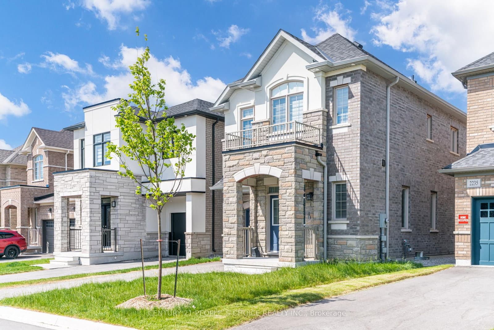 2237 crystal Drive, Oshawa, ON — photo 2