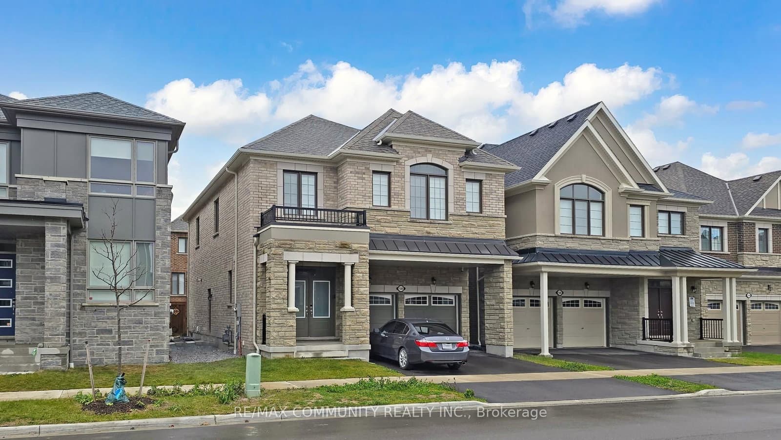 1580A Honey Locust Place, Pickering, ON