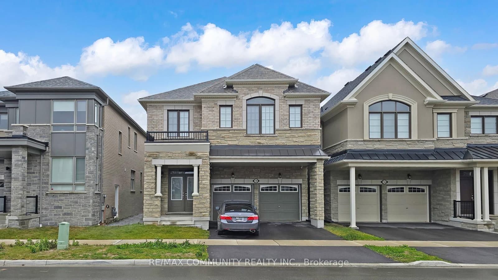 1580A Honey Locust Place, Pickering, ON — photo 2
