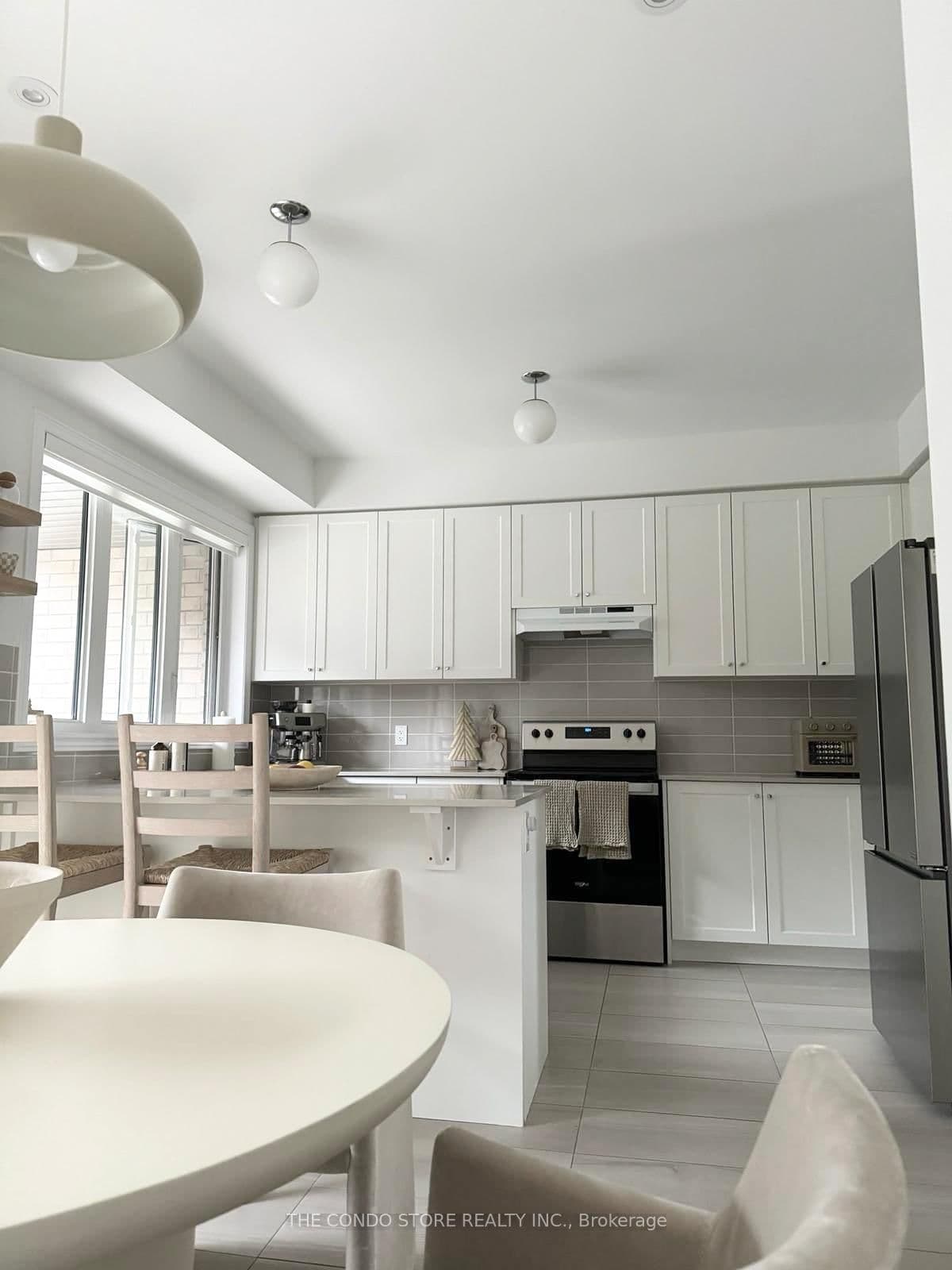 40 Dockside Way, Whitby, ON