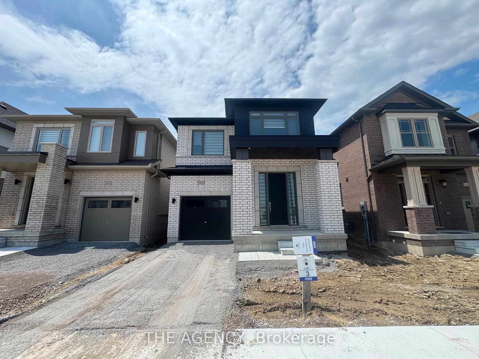 2411 Laurelview Street, Oshawa, ON
