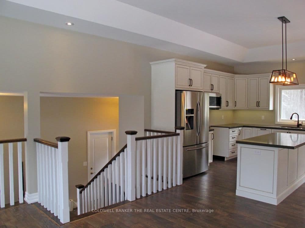 52 Lembitu Avenue, Georgina, ON — photo 3