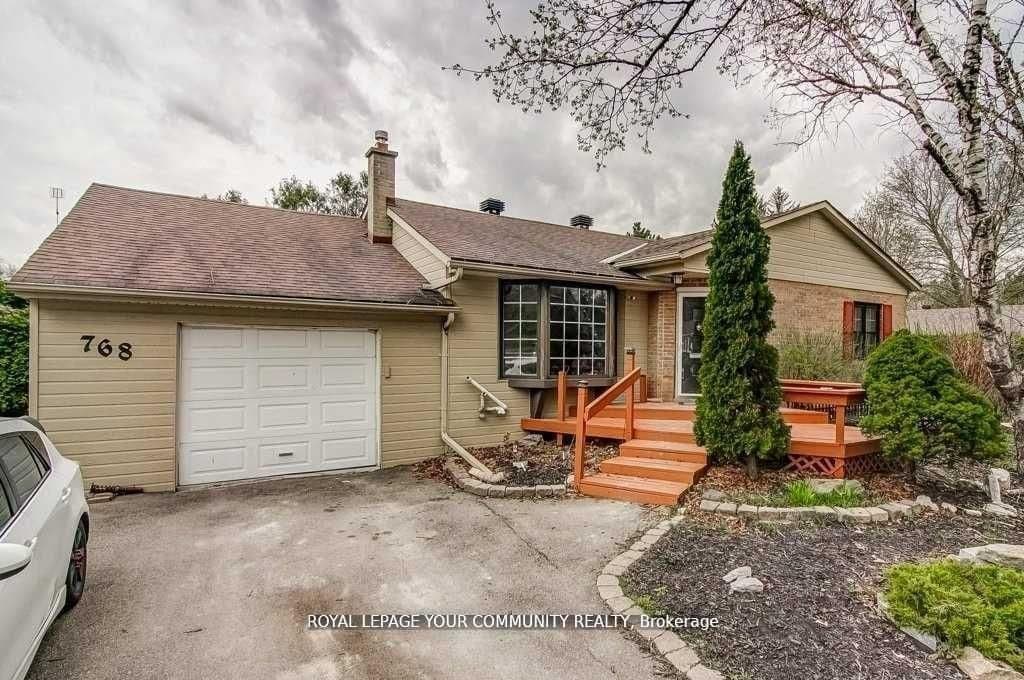 768 Grace Street, Newmarket, ON — photo 2