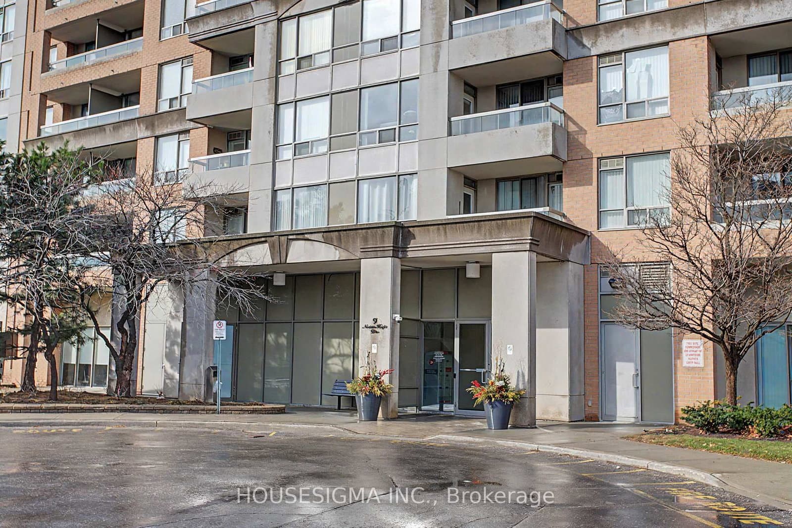 711 - 9 Northern Heights Drive, Richmond Hill, ON