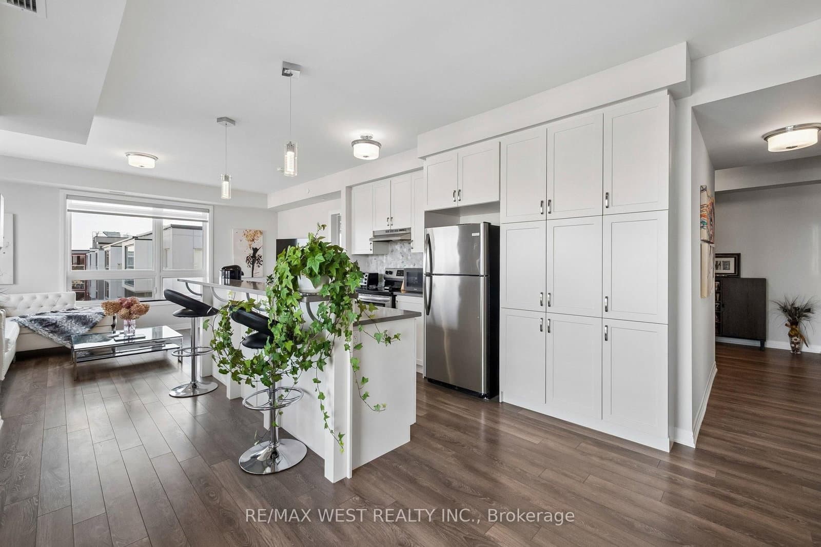 605 - 58 Adam Sellers Street, Markham, ON — photo 3