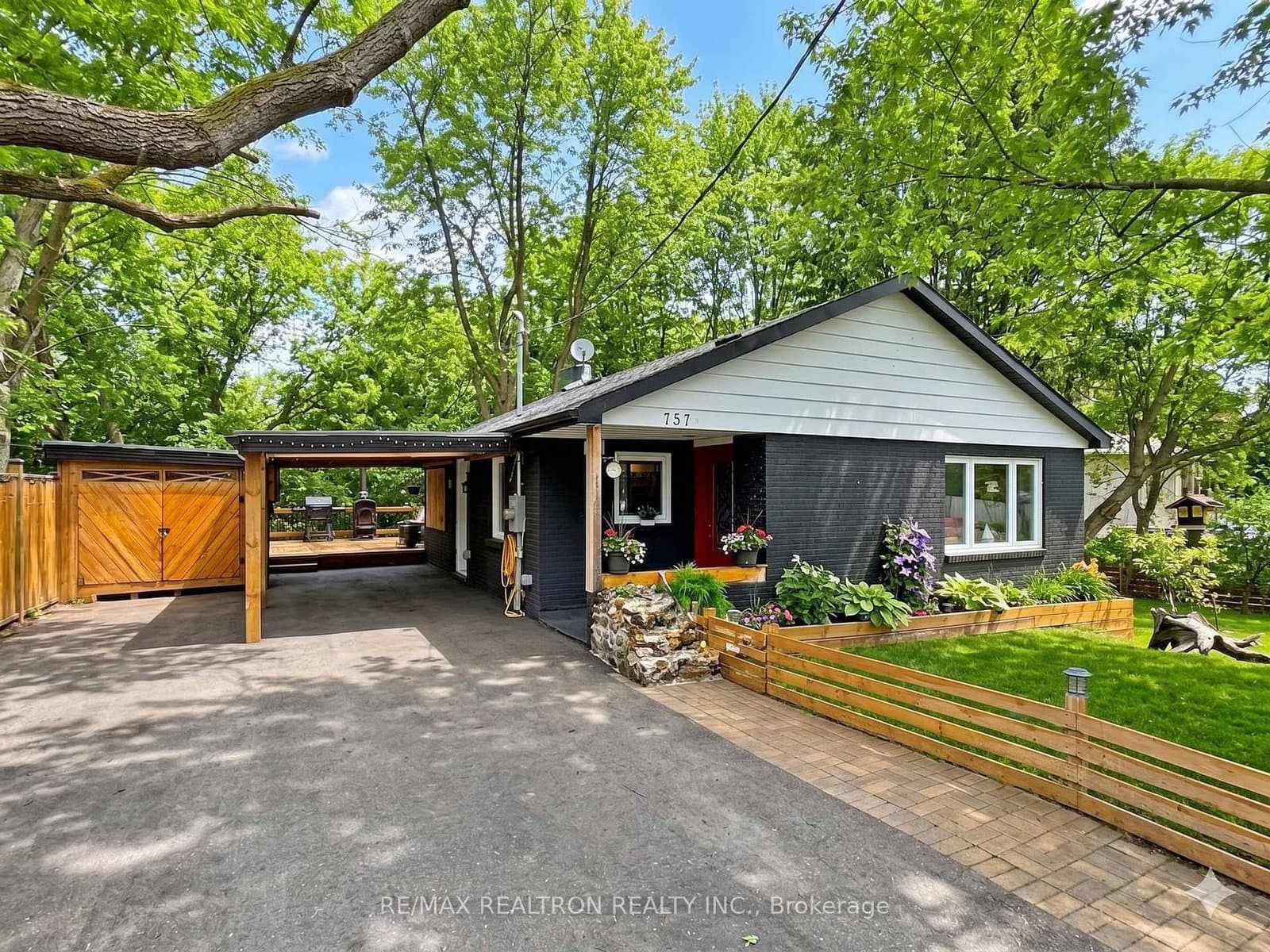 757 Srigley Street, Newmarket, ON