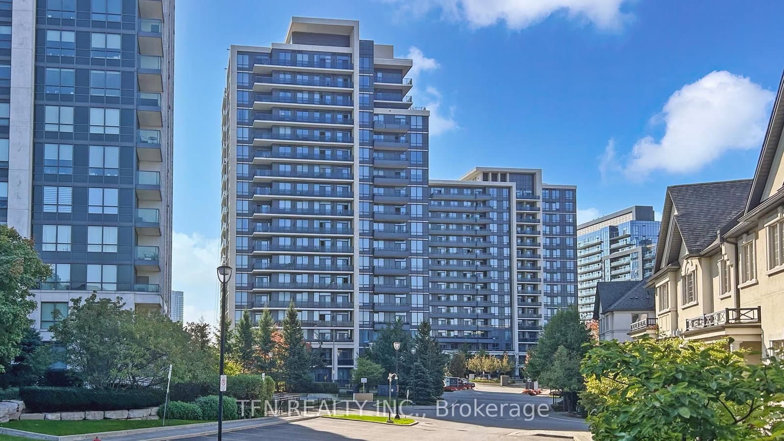 307 - 75 North Park Road, Vaughan, ON