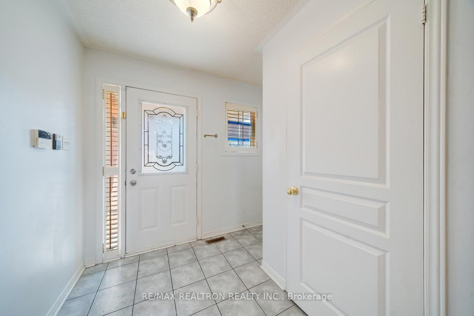 60 Harmony Road, Vaughan, ON — photo 2