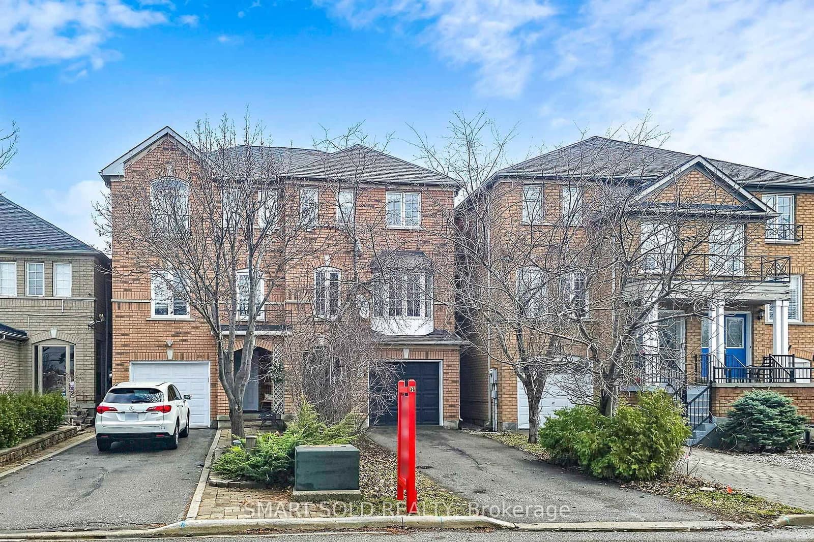 299 Yellowood Circle, Vaughan, ON — photo 3