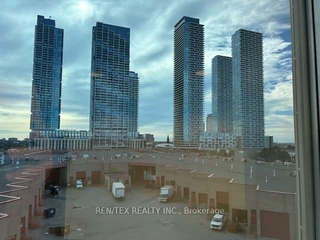 4th&5th - 8000 Jane Street, Vaughan, ON — photo 3
