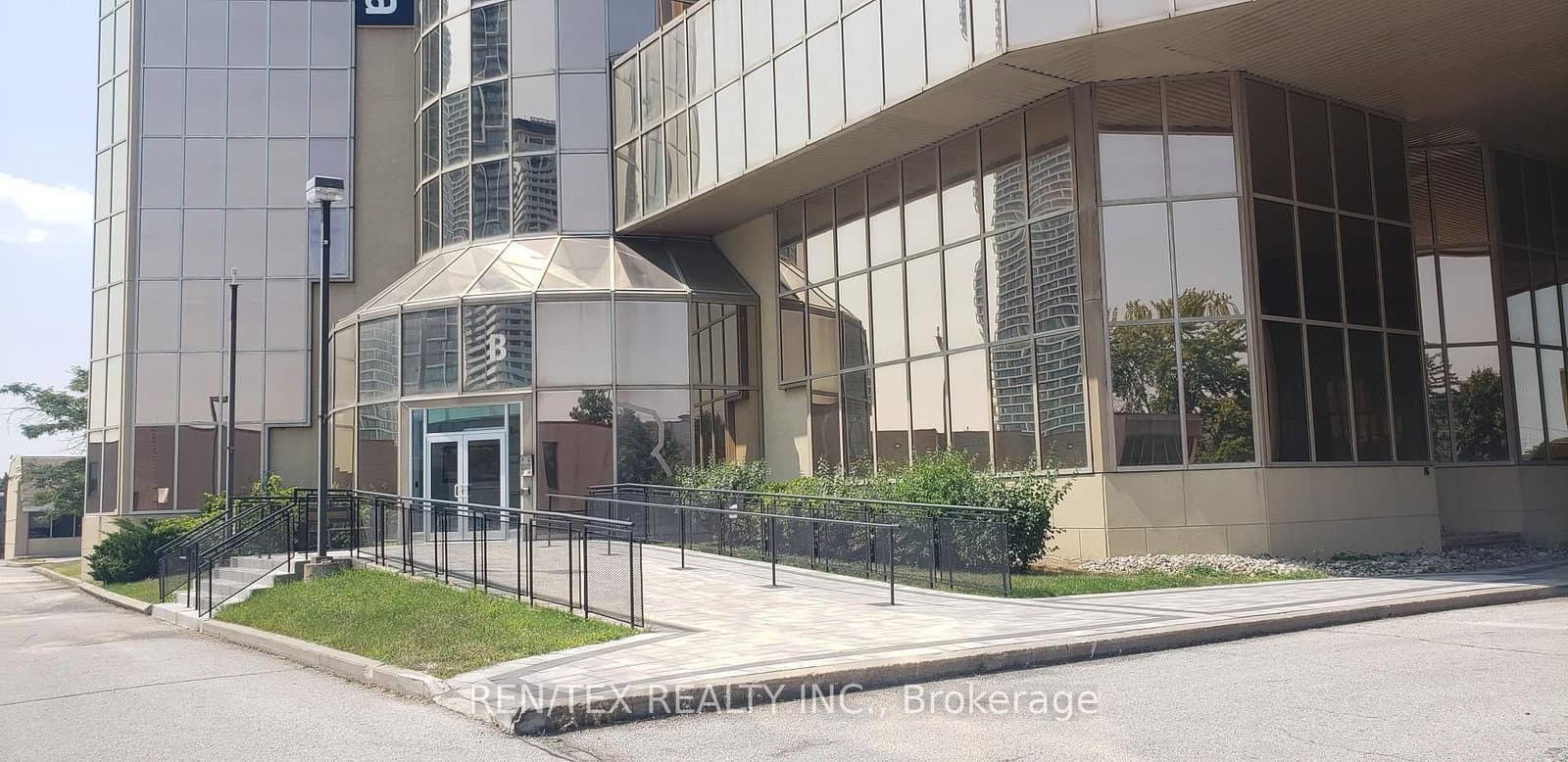 101 - 8000 Jane Street, Vaughan, ON — photo 2