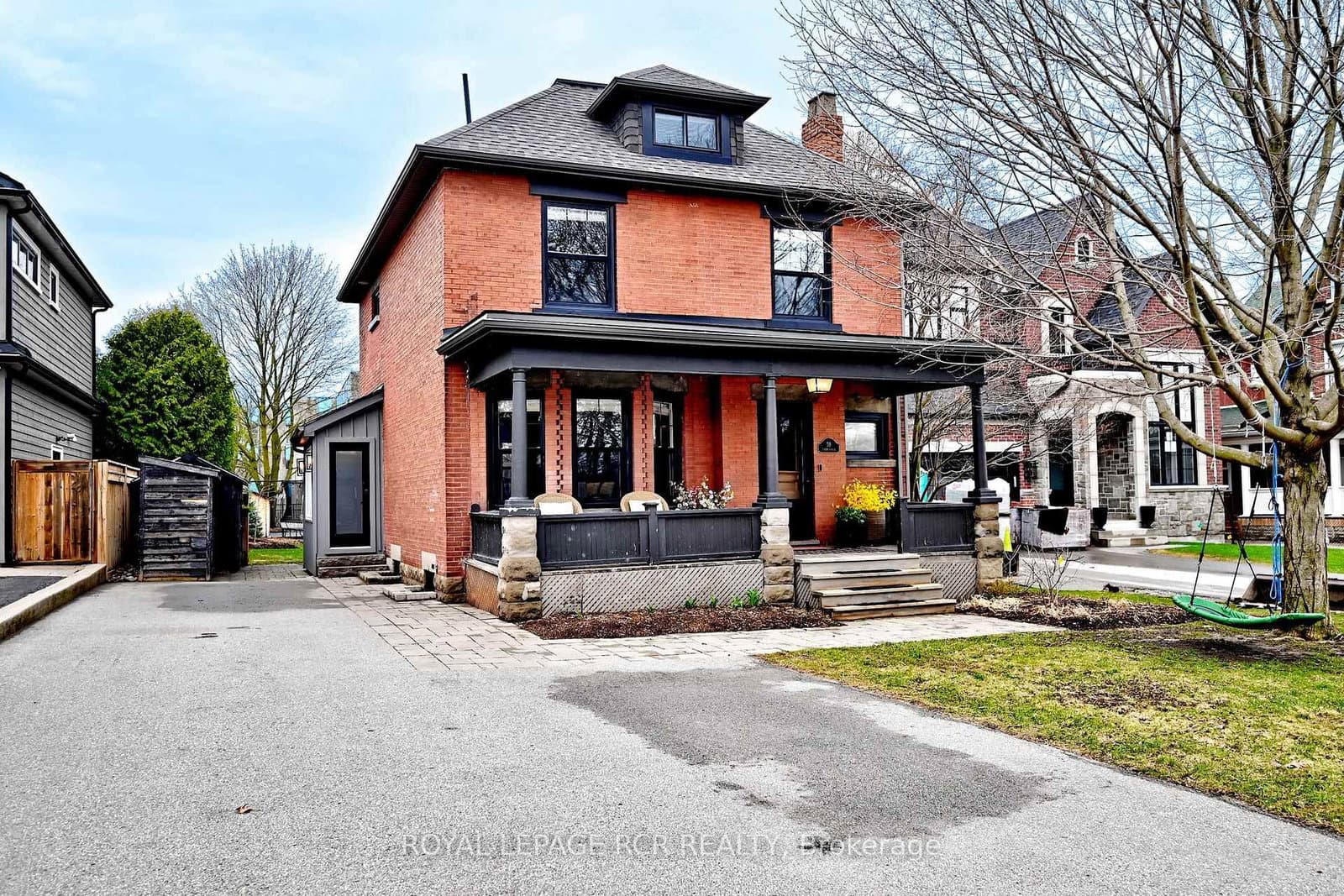 58 Tyler Street, Aurora, ON — photo 2