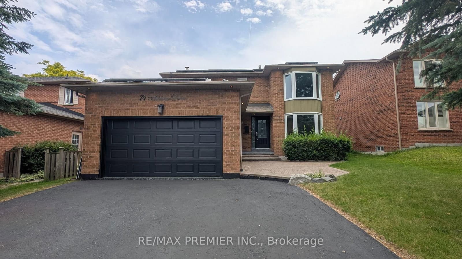 74 Attridge Drive, Aurora, ON