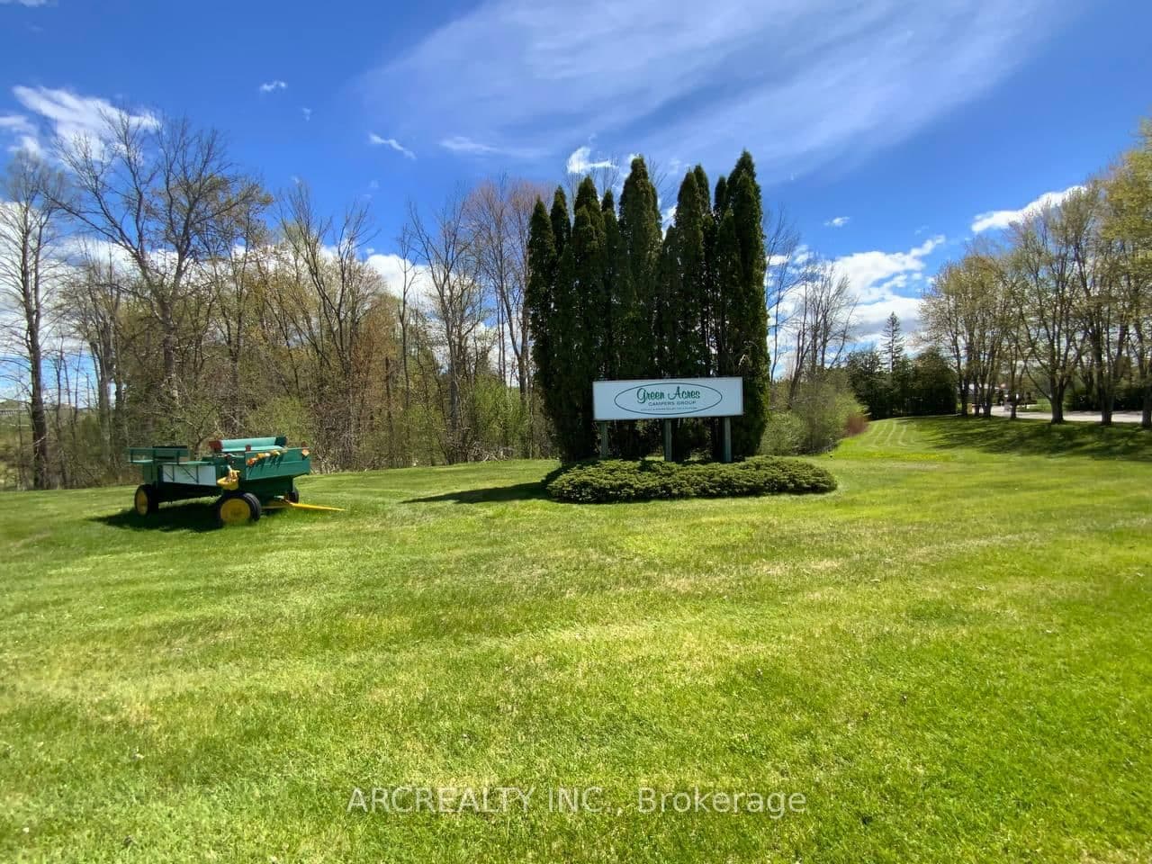 147 Horseshoe Circle, Georgina, ON — photo 2