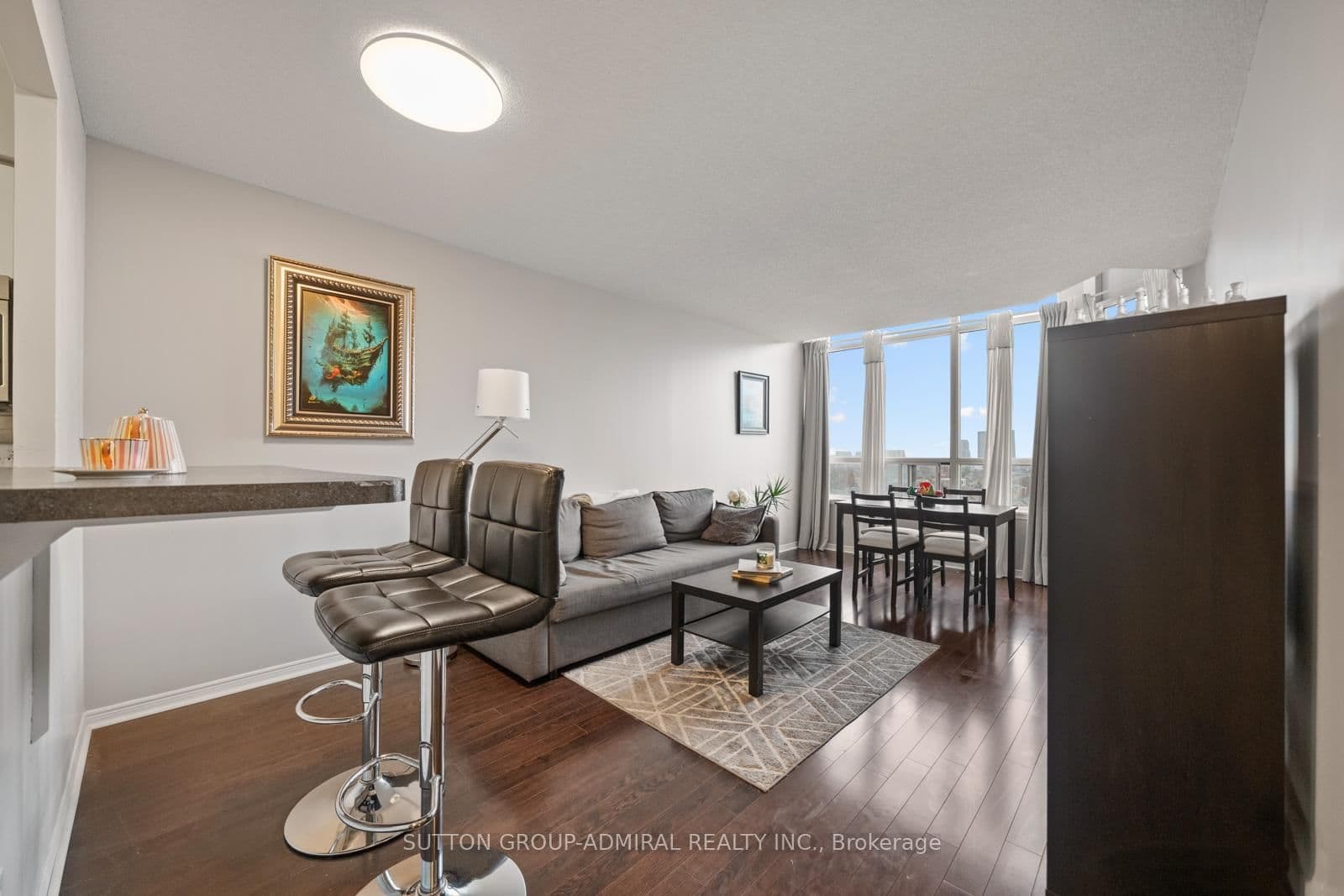 1103 - 81 Townsgate Drive, Vaughan, ON