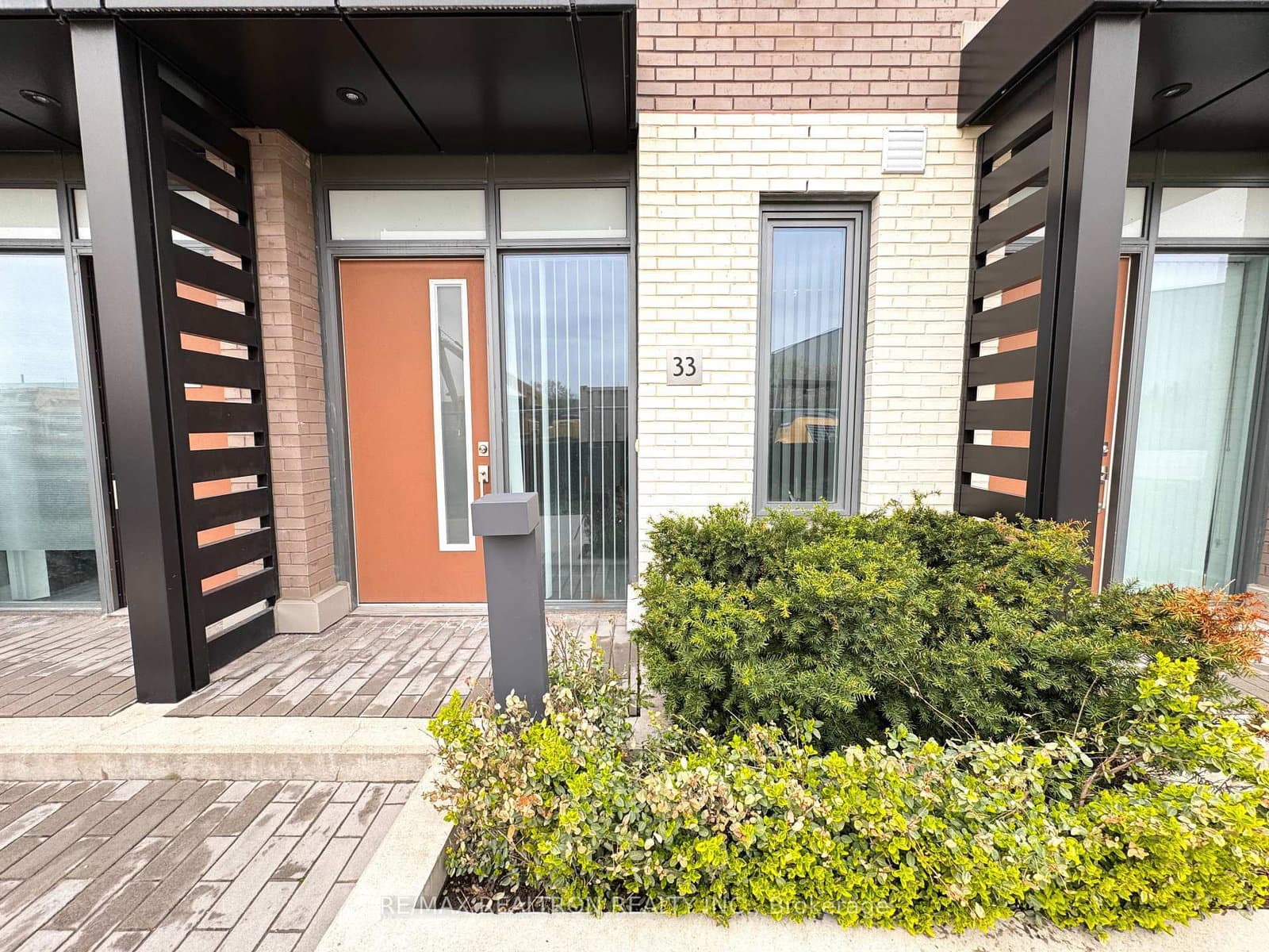Th33 - 1050 Portage Parkway, Vaughan, ON — photo 3