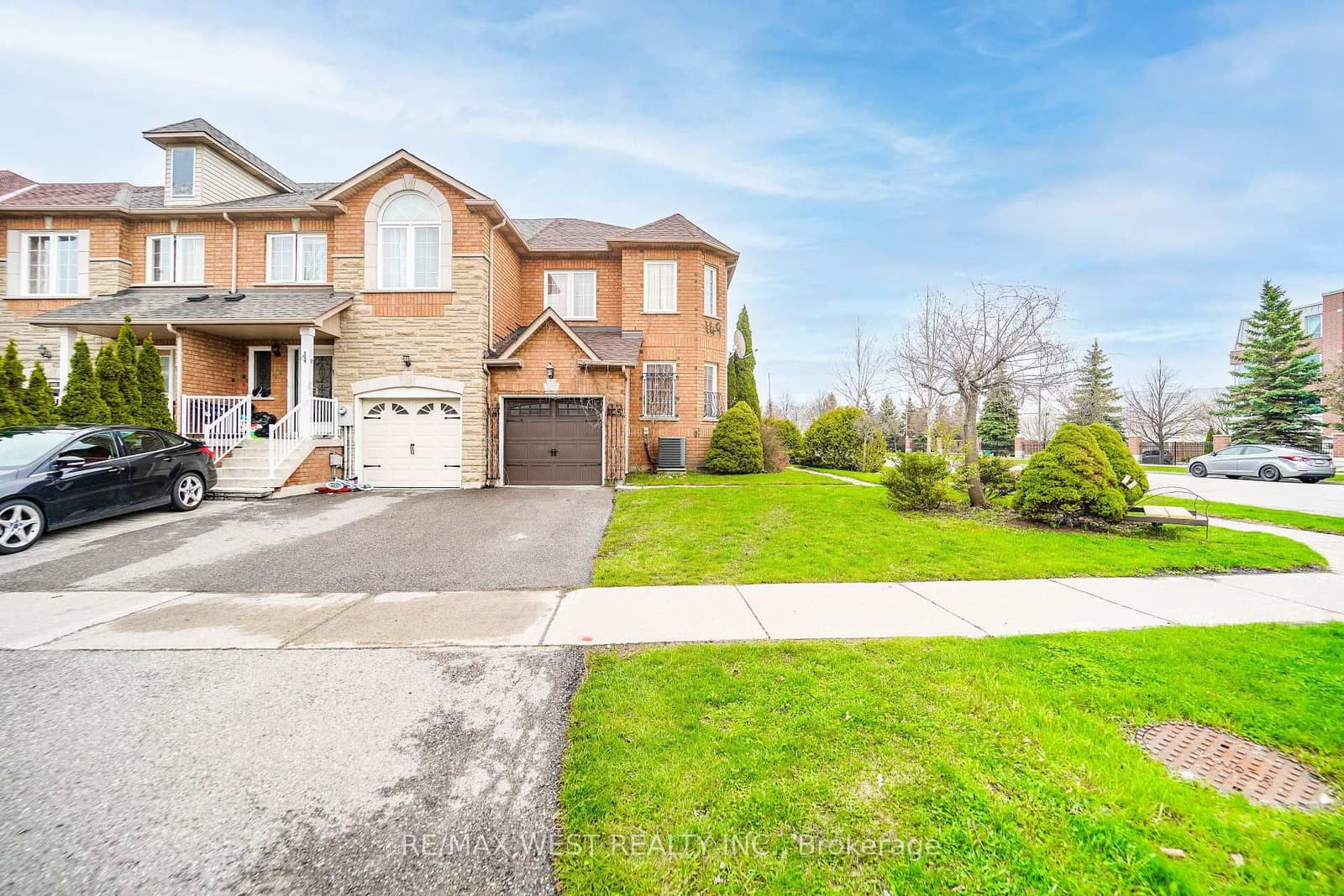 149 Foxchase Avenue, Vaughan, ON — photo 2