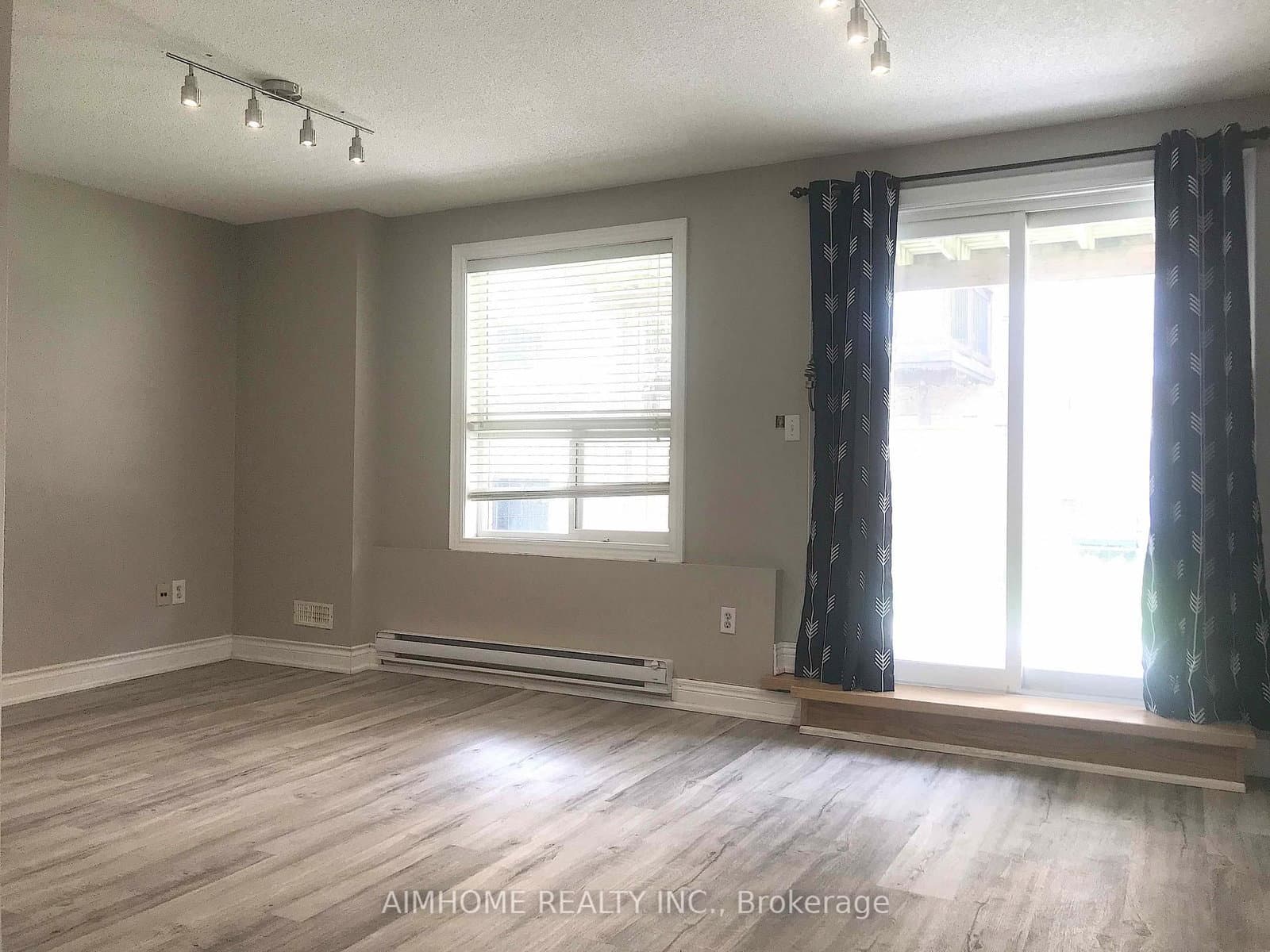 BSMT - 10 Portsmouth Road, Vaughan, ON — photo 3