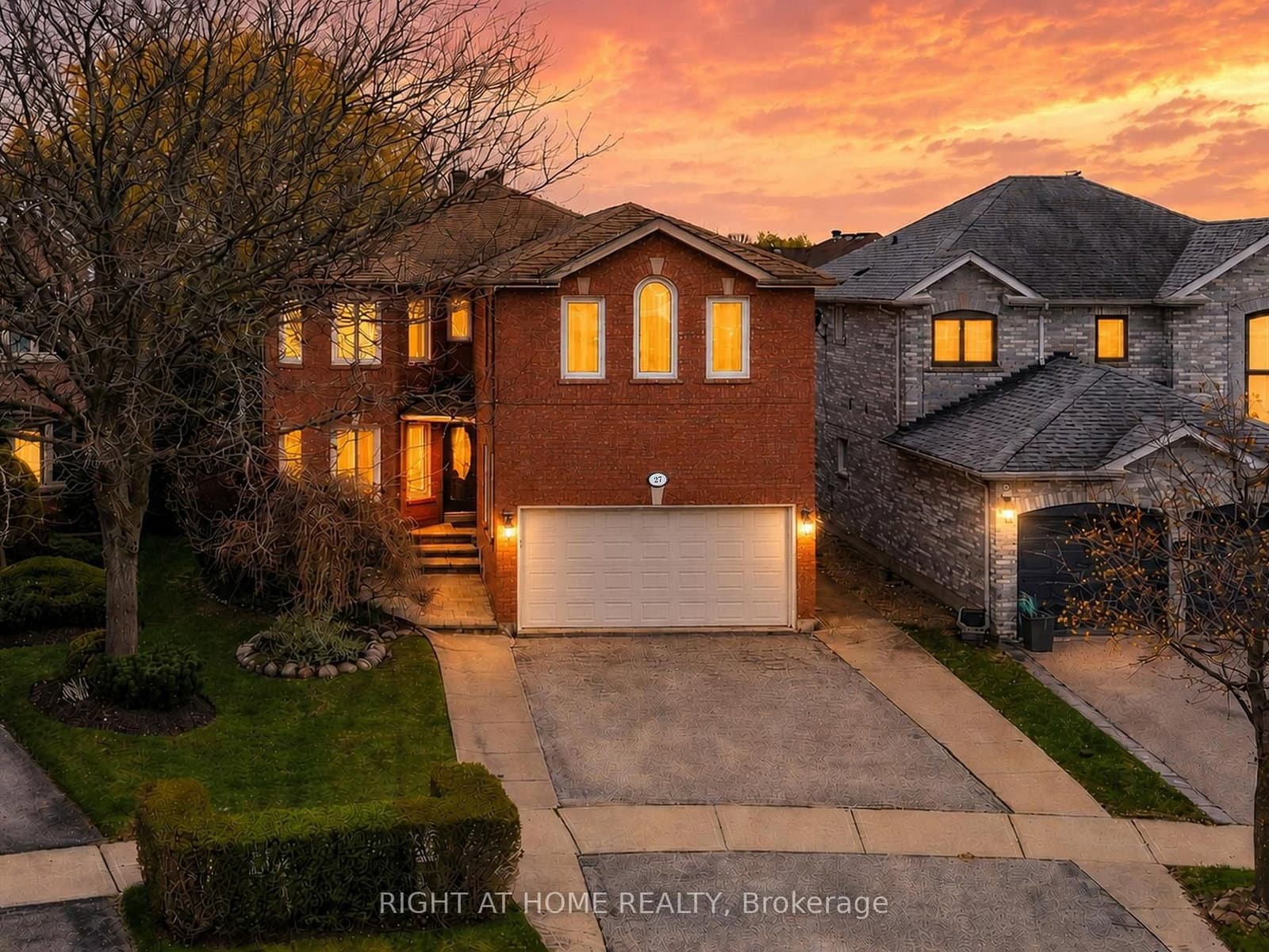 27 Crimson Court, Richmond Hill, ON