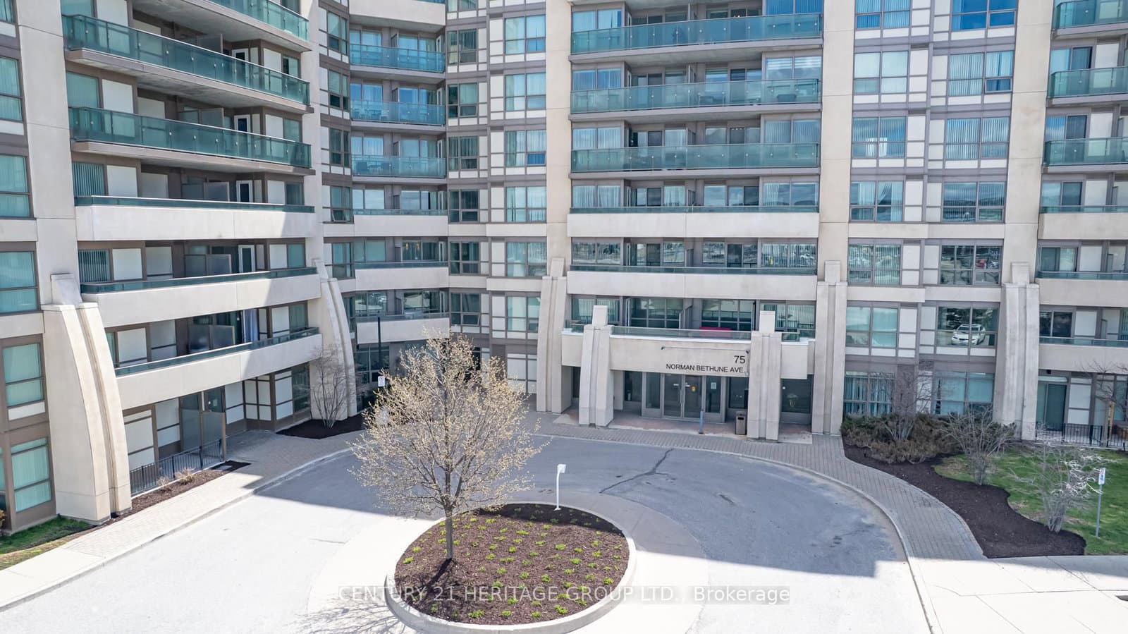 909 - 75 Norman Bethune Avenue, Richmond Hill, ON — photo 2