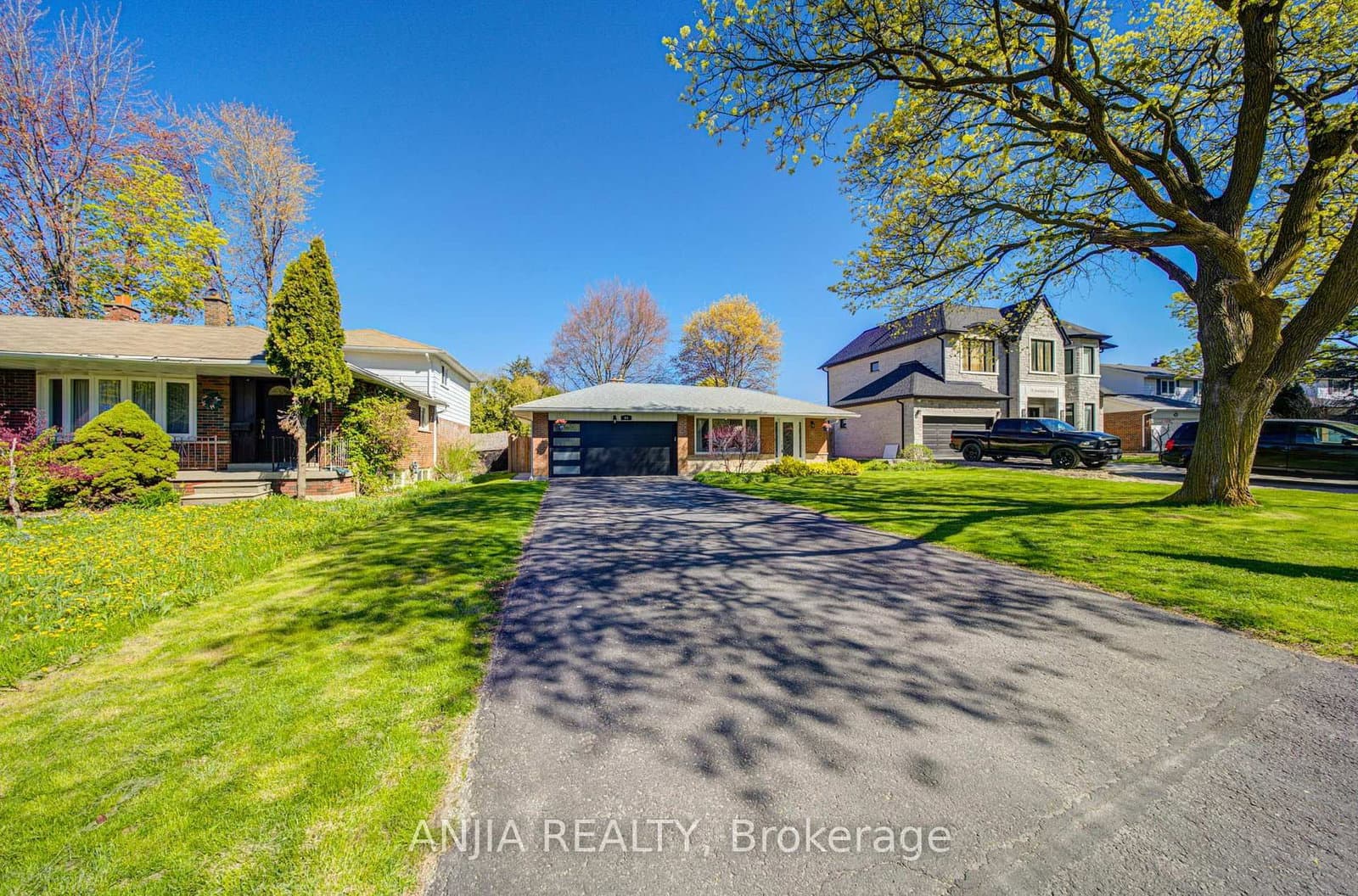 80 Southdale Drive, Markham, ON — photo 2