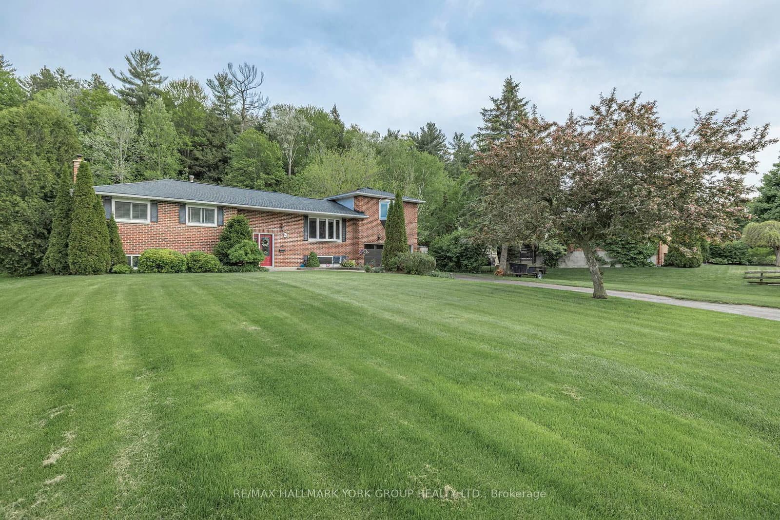 14 Anchor Court, East Gwillimbury, ON — photo 3