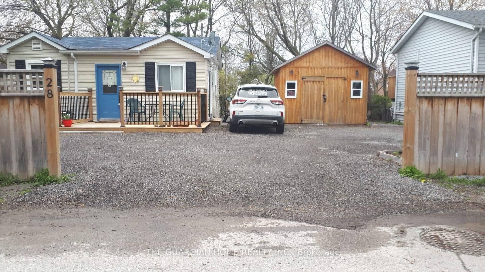 28 & 30 Thompson Drive, Georgina, ON
