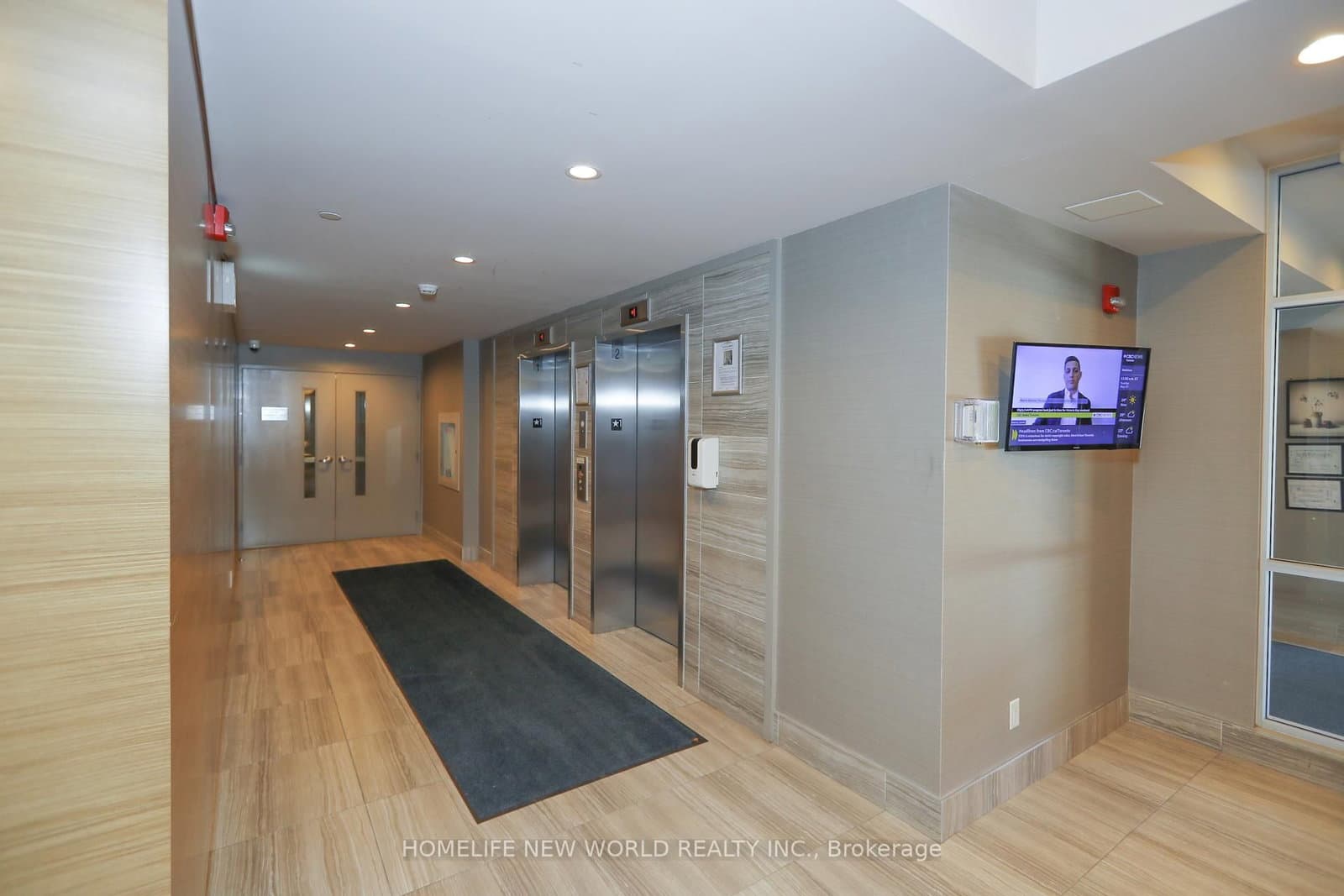 405 - 2 Adam Sellers Street, Markham, ON — photo 3