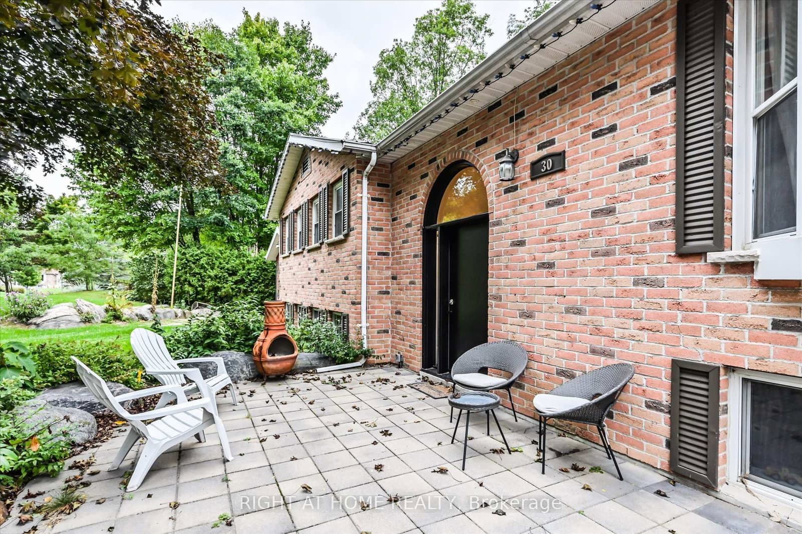 30 French Crescent, East Gwillimbury, ON — photo 2