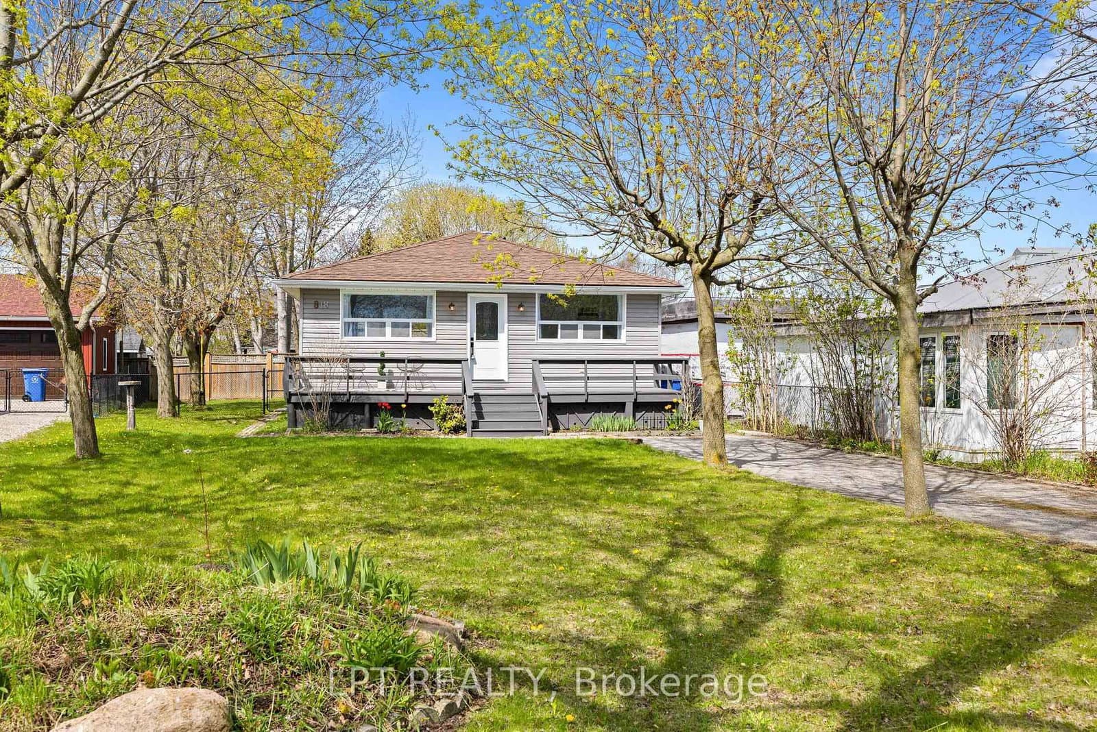 818 Poplar Avenue, Georgina, ON