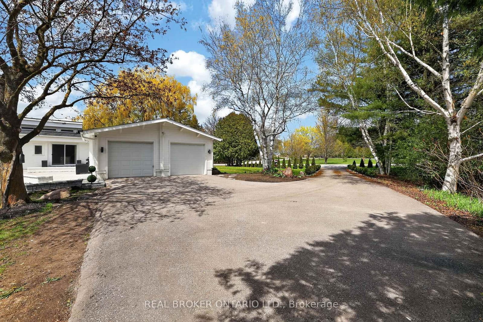 26 Orchard Court, East Gwillimbury, ON — photo 2