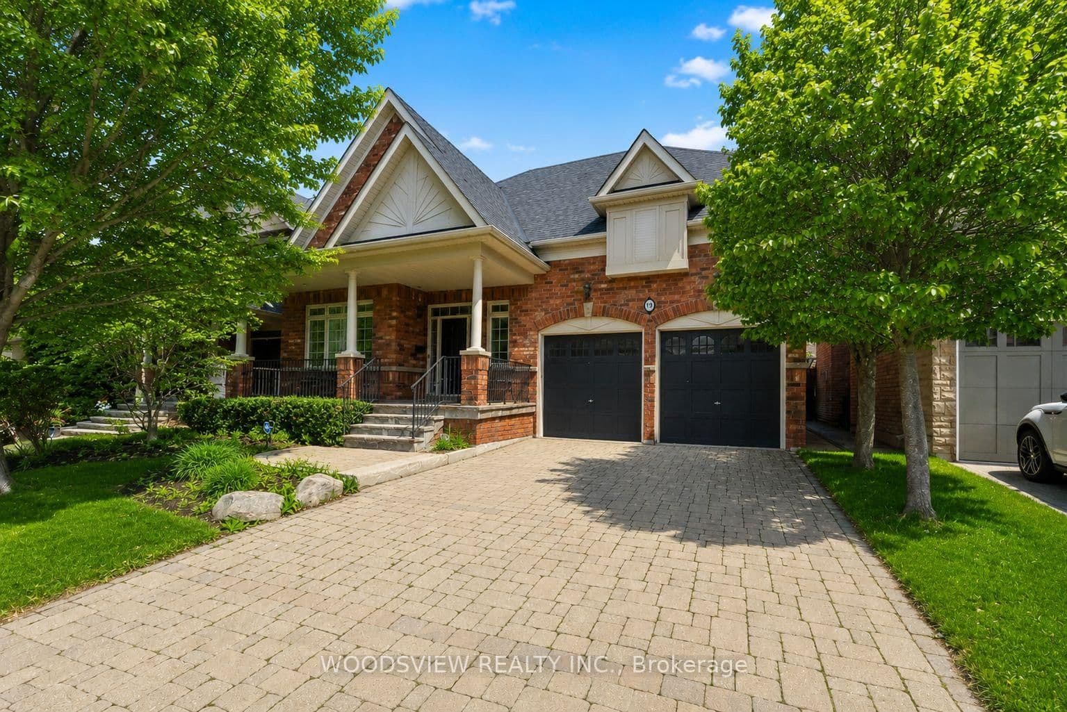 19 Weslock Crescent, Aurora, ON — photo 3