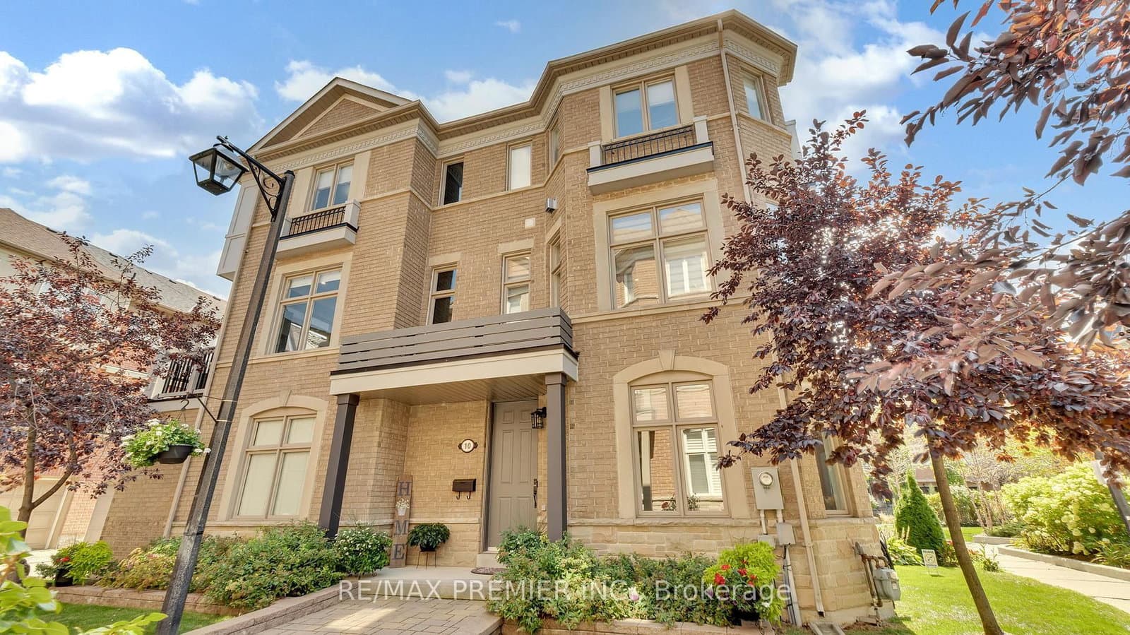 10 Henry Peters Lane, Vaughan, ON