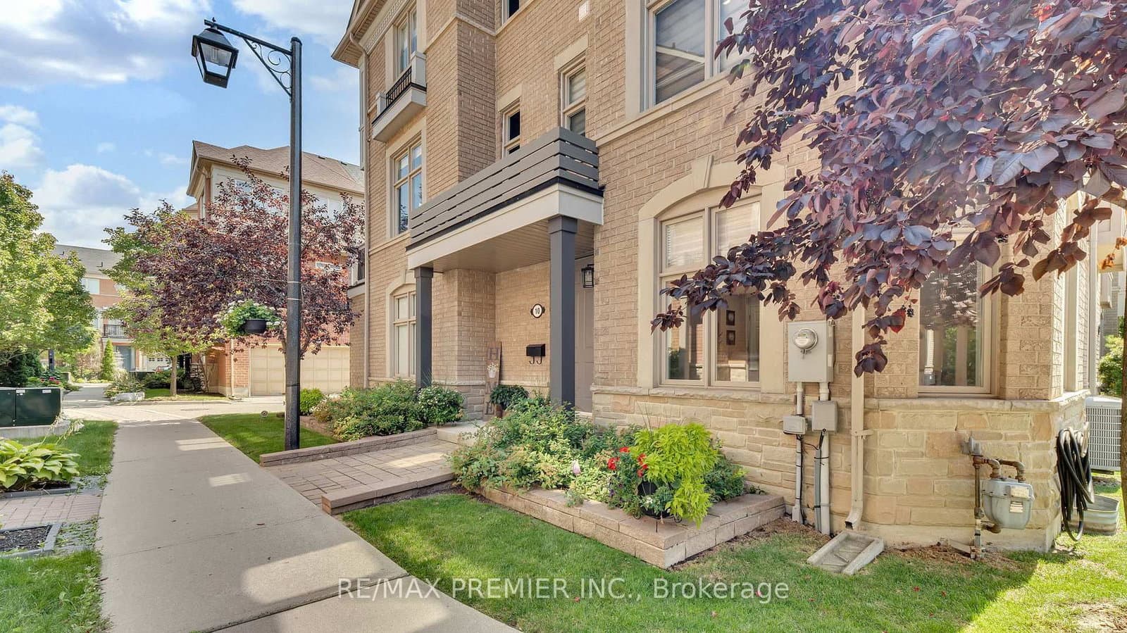 10 Henry Peters Lane, Vaughan, ON — photo 3