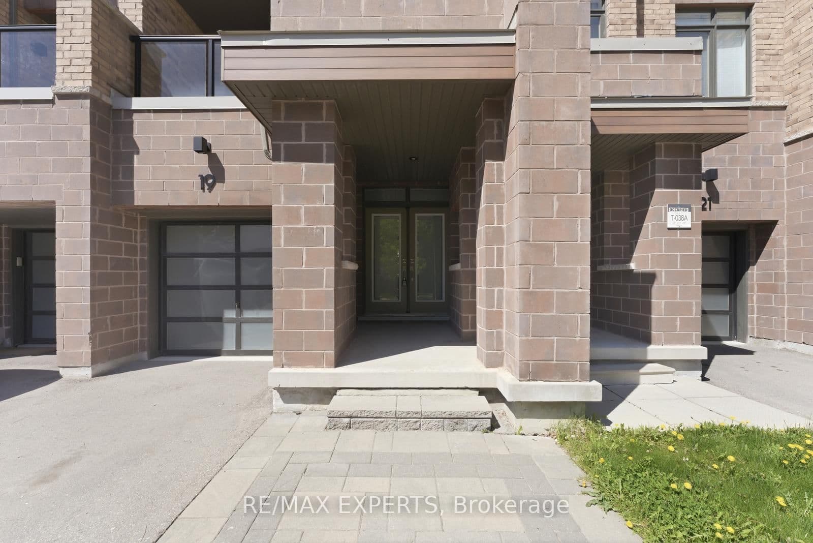 19 Fancamp Drive, Vaughan, ON — photo 3