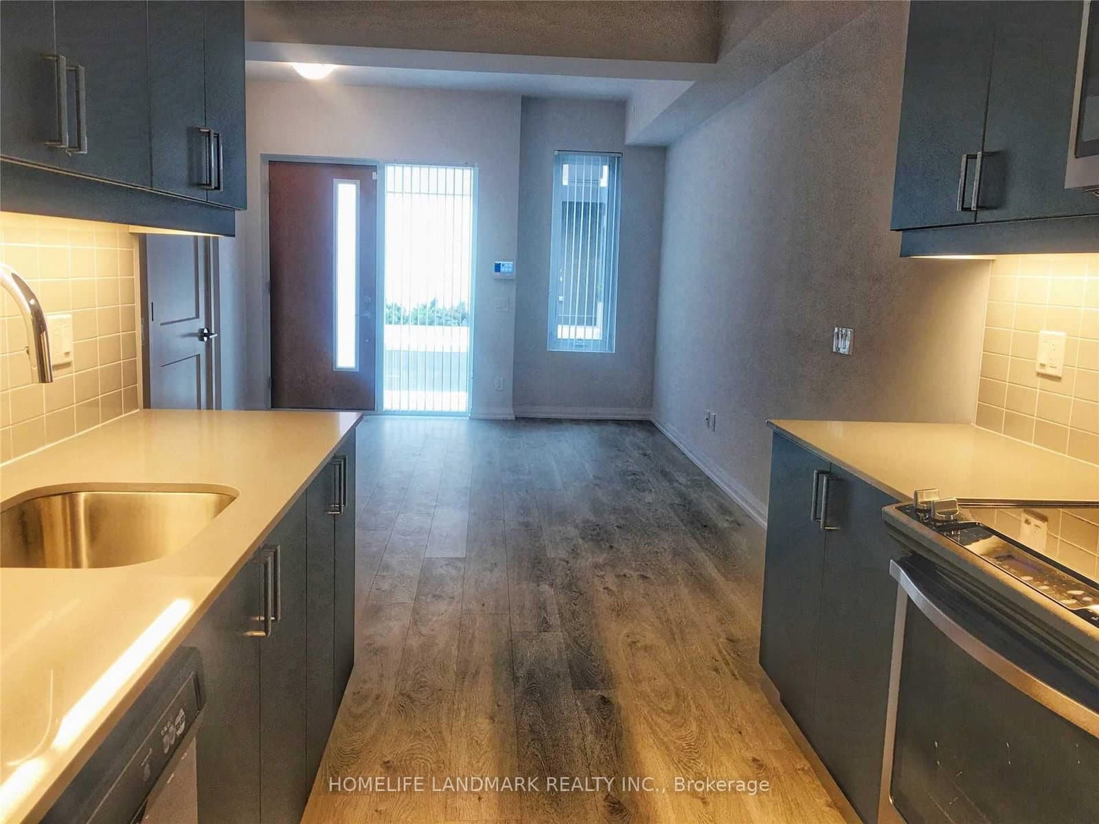 Th36 - 1050 Portage Parkway, Vaughan, ON — photo 3