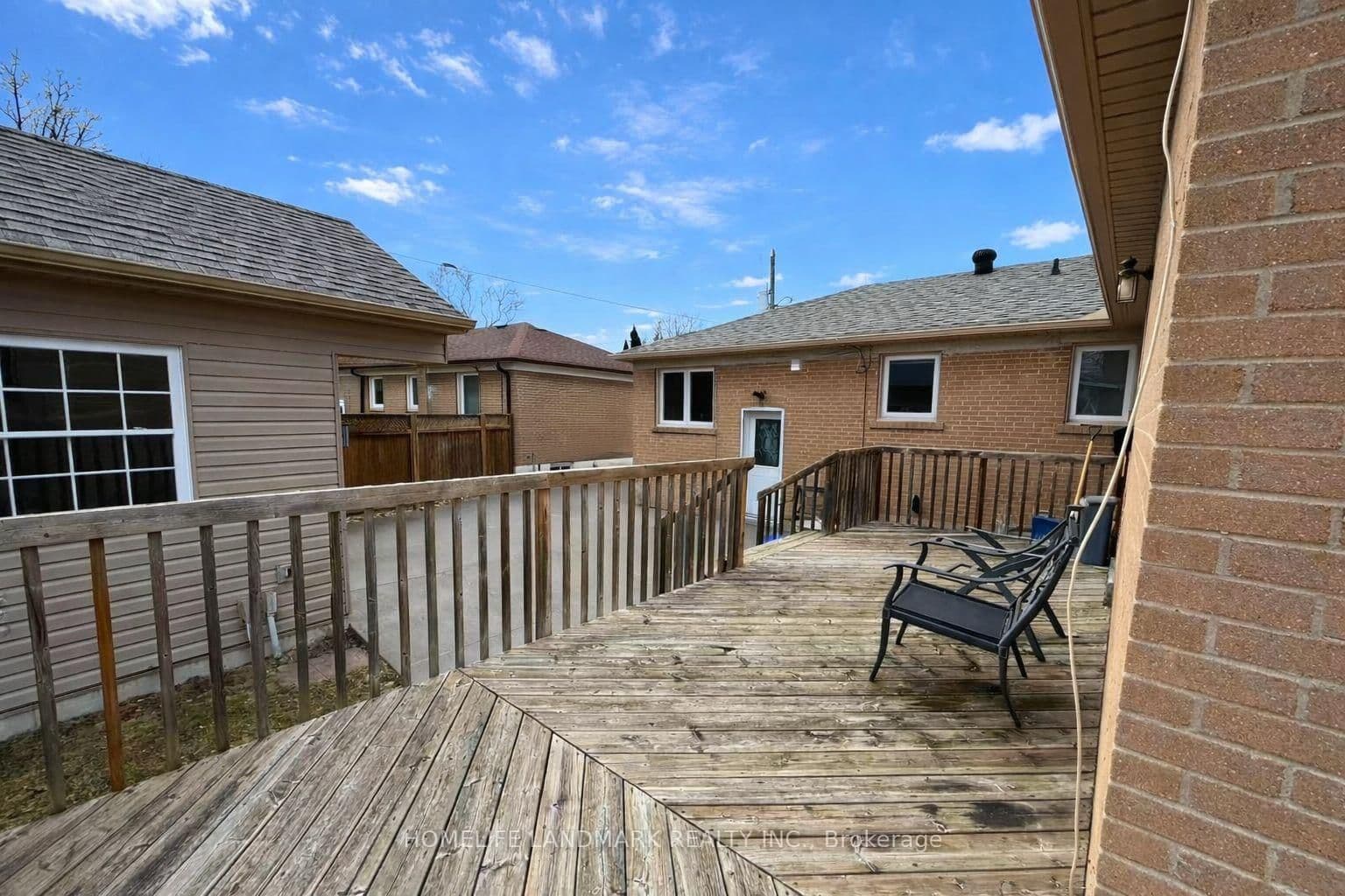 2 - 16 Cartier Crescent, Richmond Hill, ON — photo 2