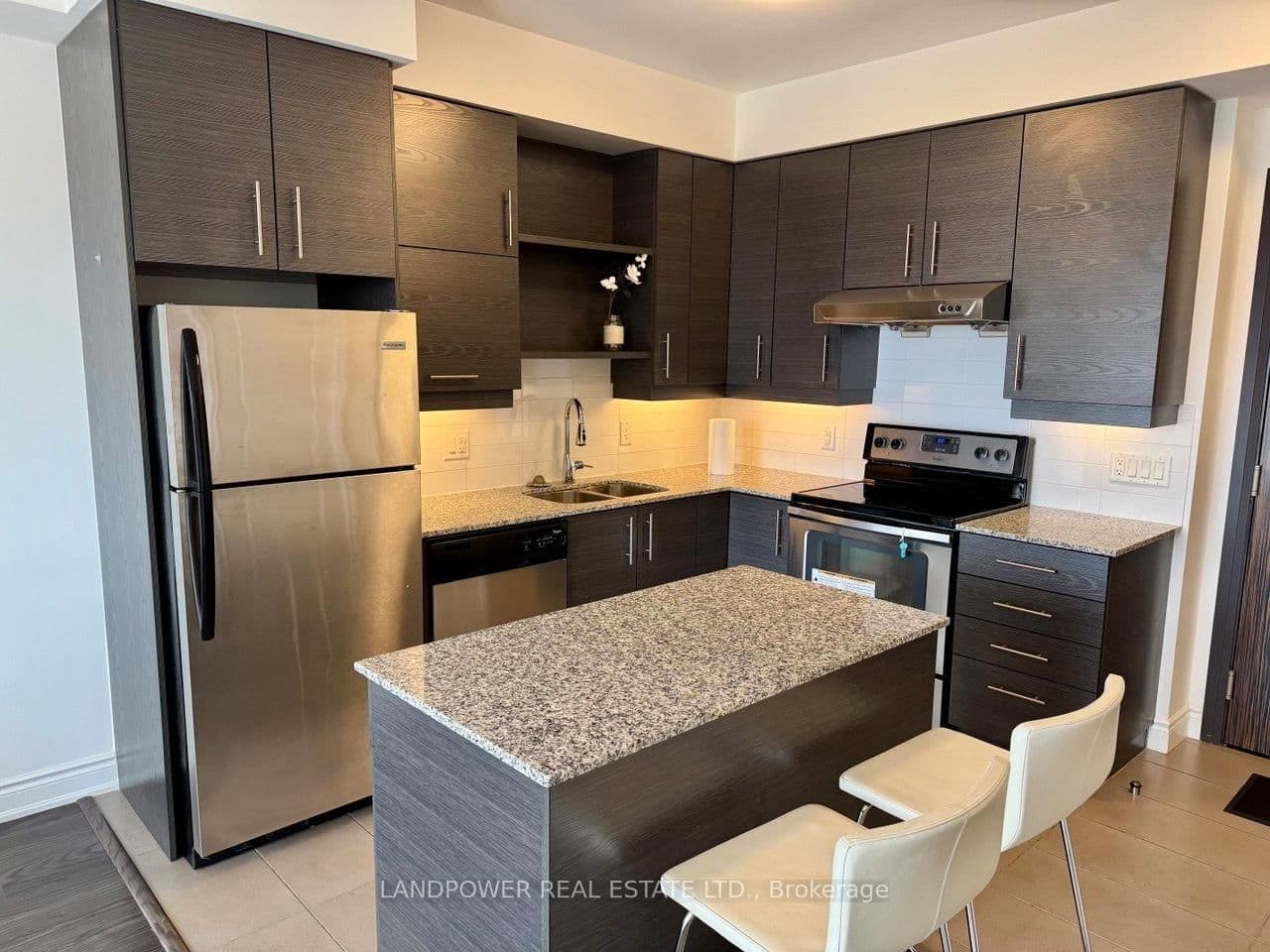 605 - 325 South Park Road, Markham, ON — photo 2
