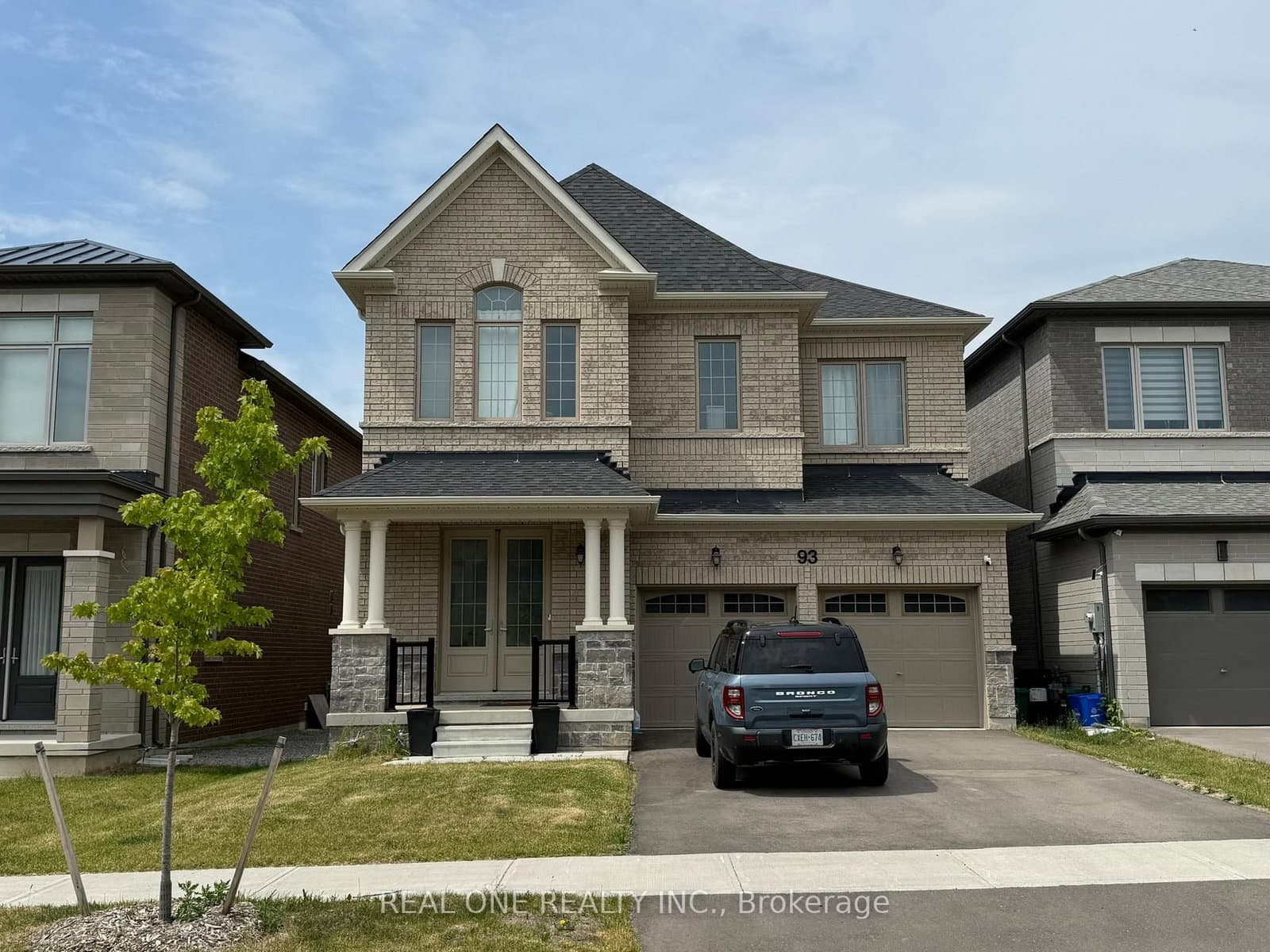 93 SILK TWIST Drive, East Gwillimbury, ON