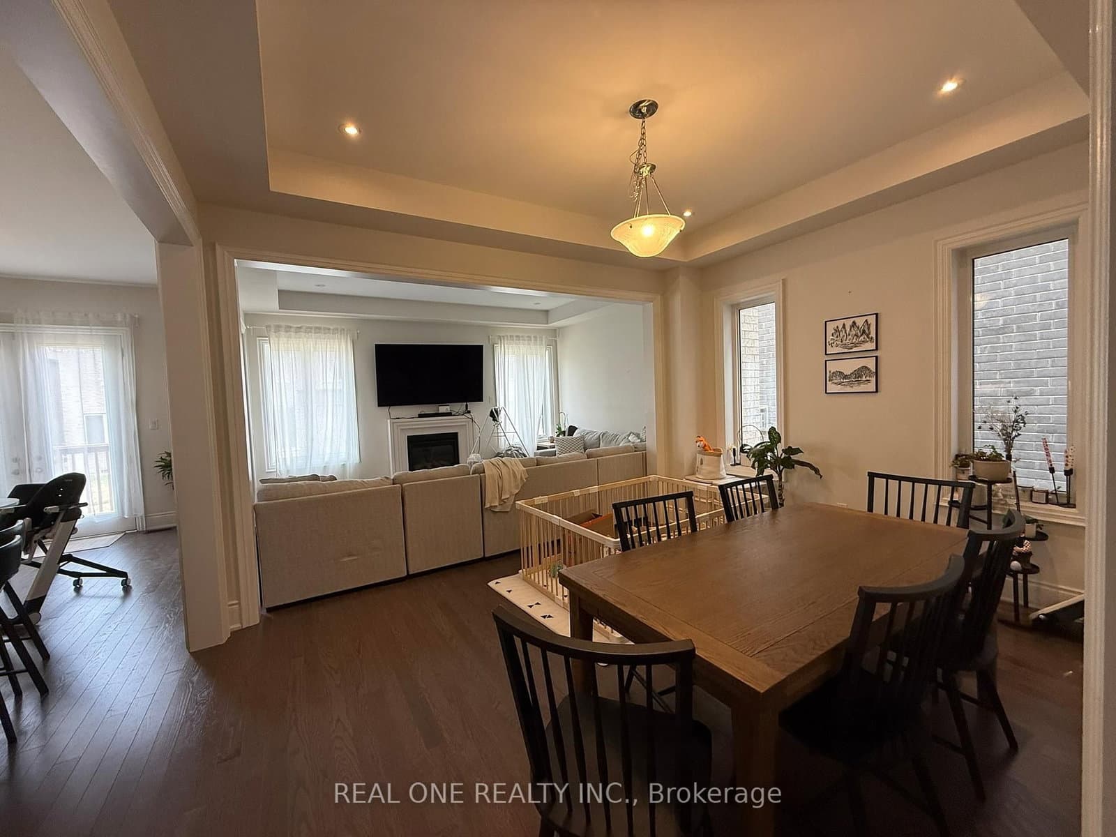 93 SILK TWIST Drive, East Gwillimbury, ON — photo 2