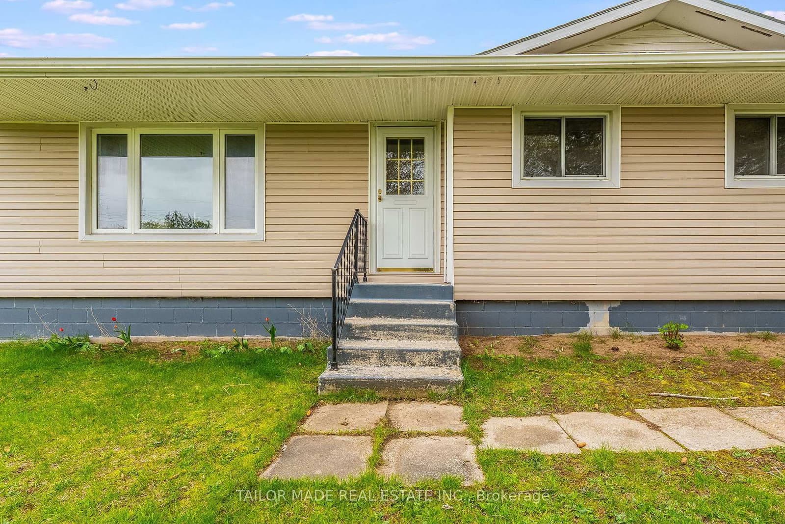 61 George Street, Clearview, ON — photo 3