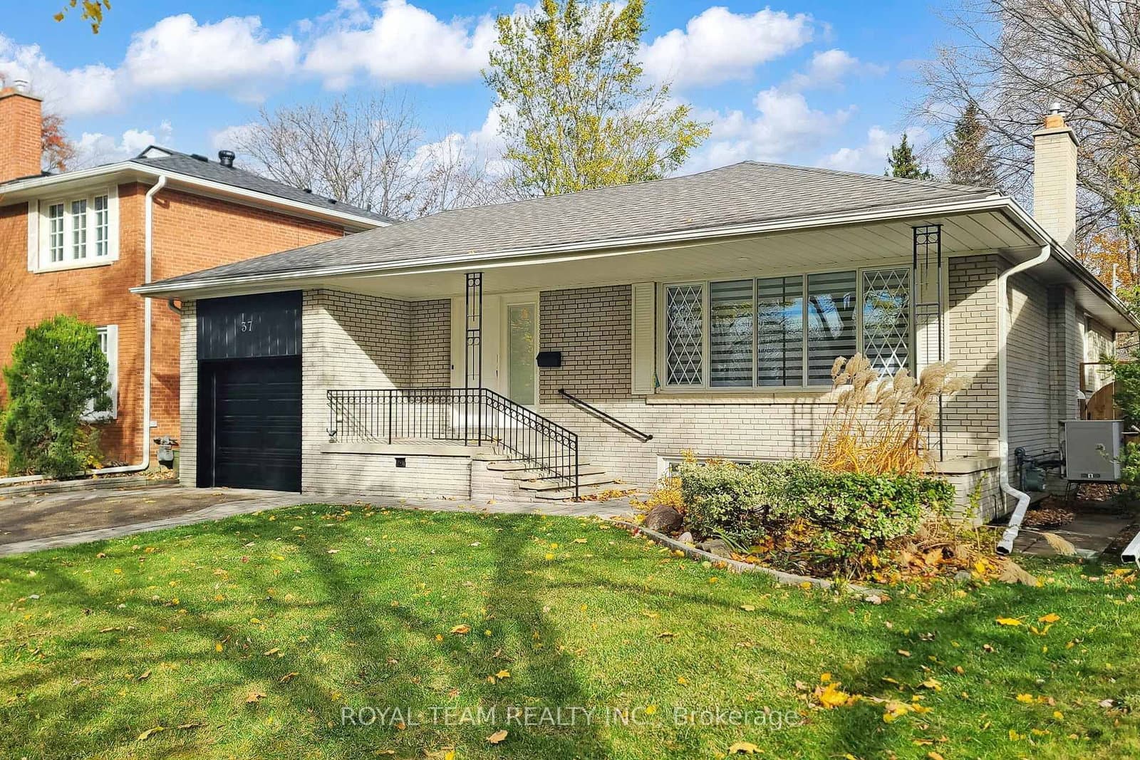37 Markland Drive, Toronto, ON