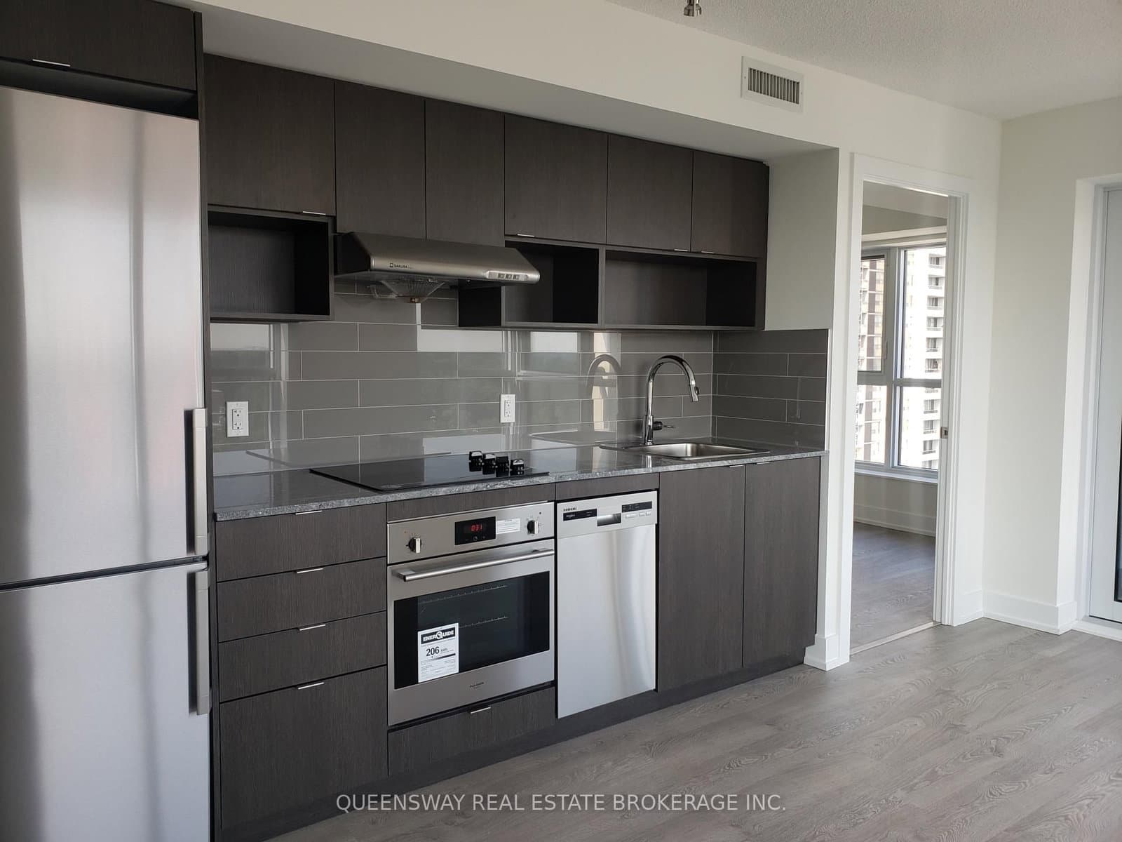 1504 - 7 Mabelle Avenue, Toronto, ON — photo 3