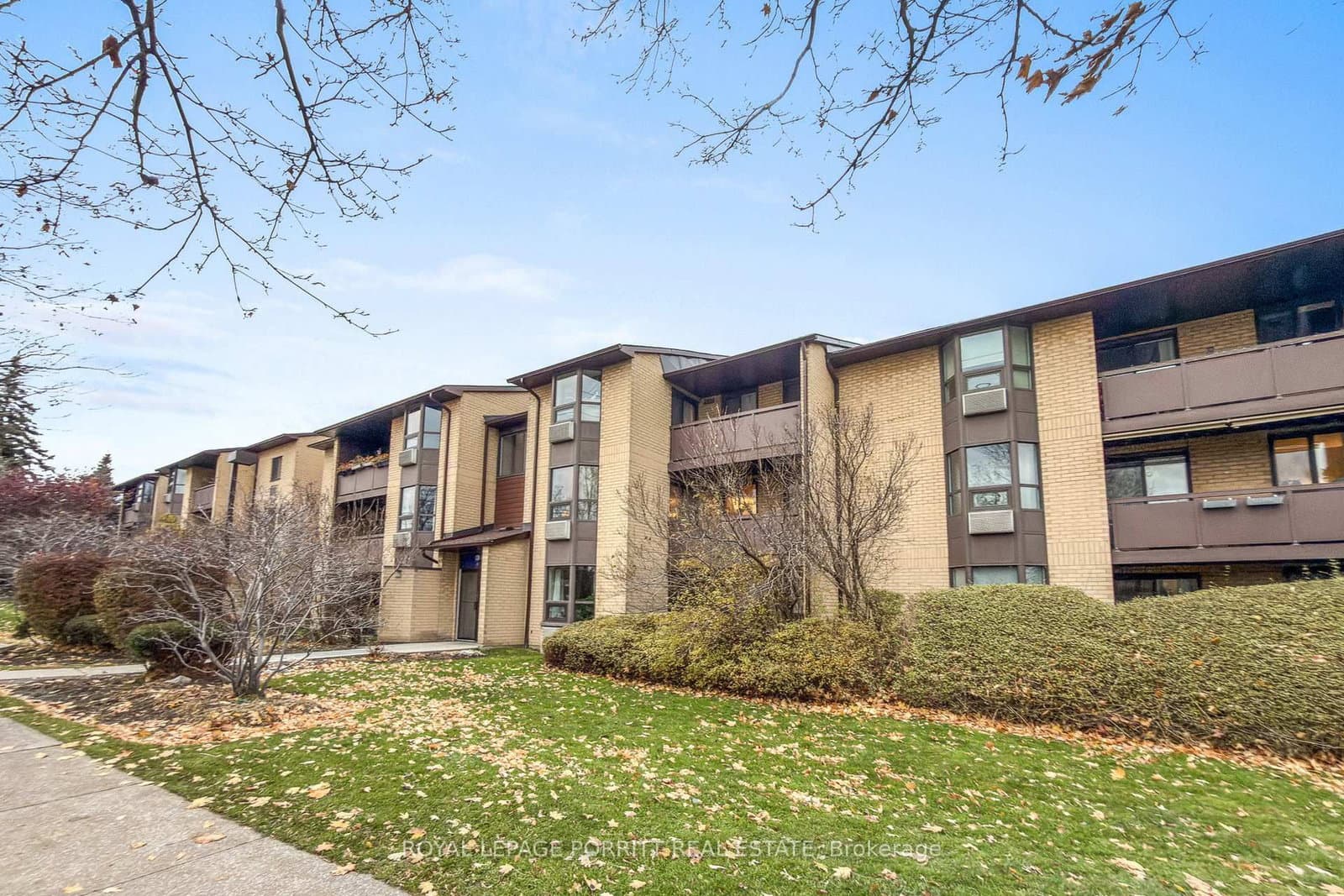 208 - 3835 Lake Shore Boulevard, Toronto, ON